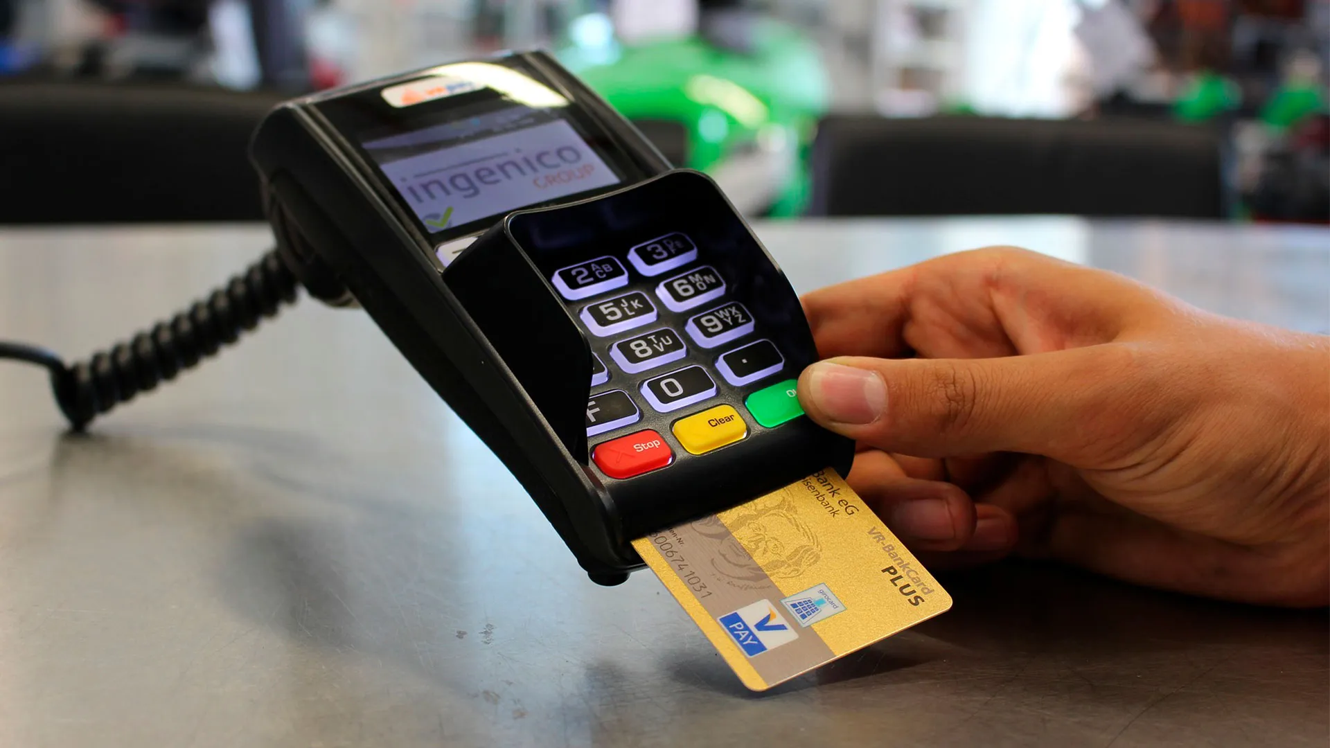 Tarjeta de crédito en una terminal