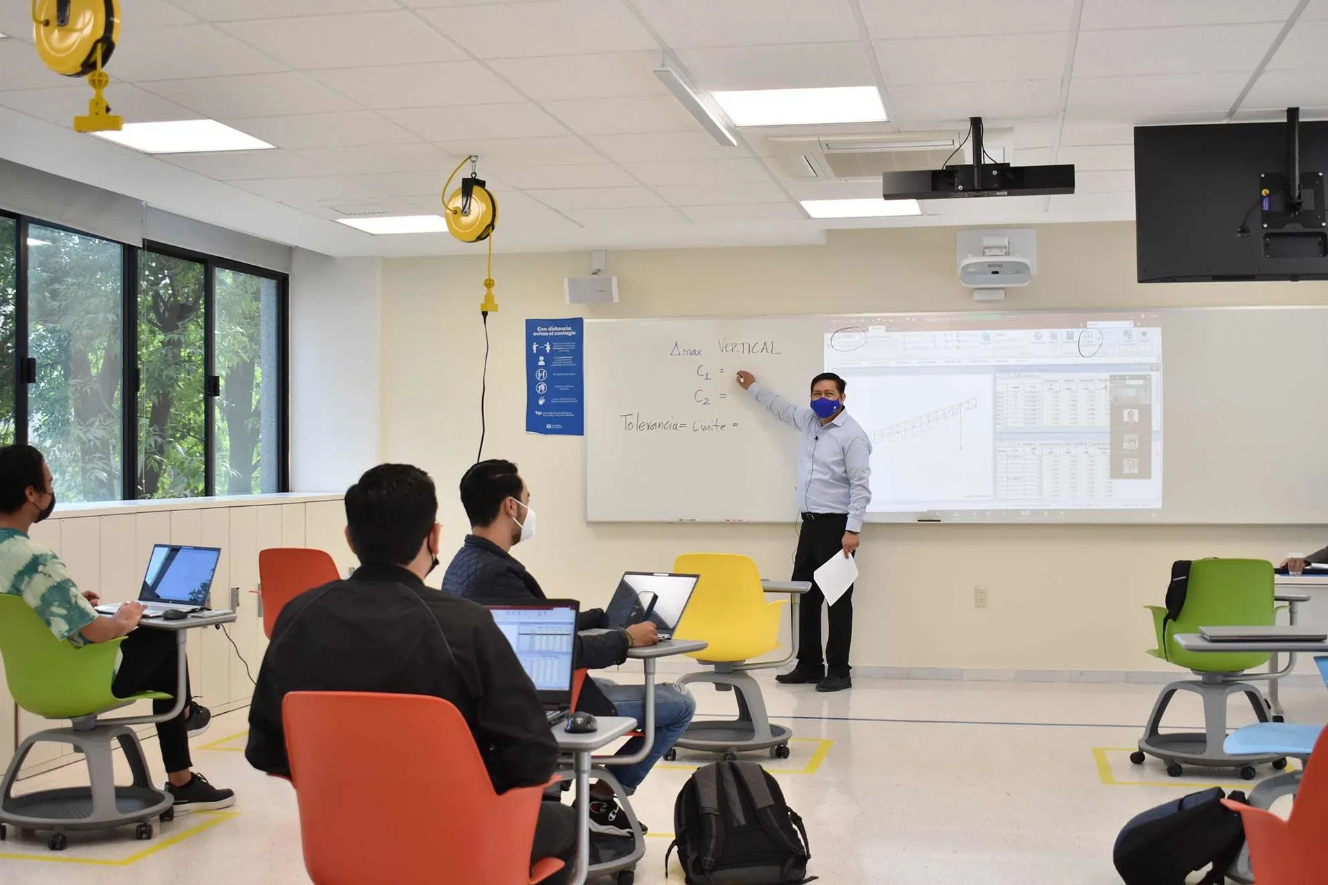 Reanudan actividad híbrida en el Tec, campus Guadalajara.