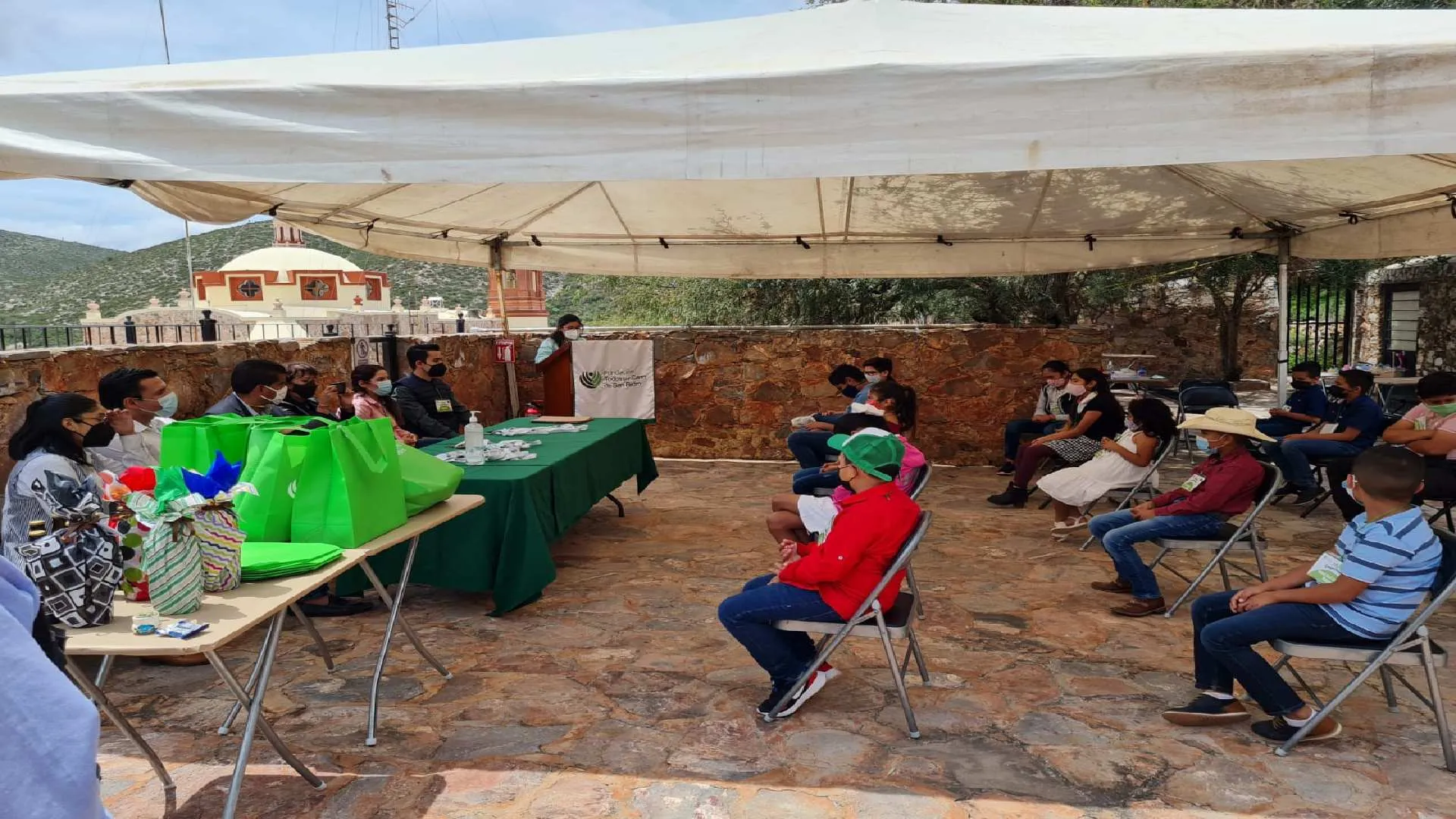 Evento final de convocatoria "mini empresarios"