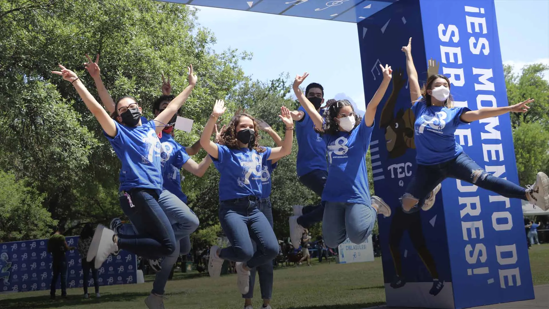 Alumnos en 'Blue Fest' celebración de 78 Aniversario del Tec en campus Monterrey