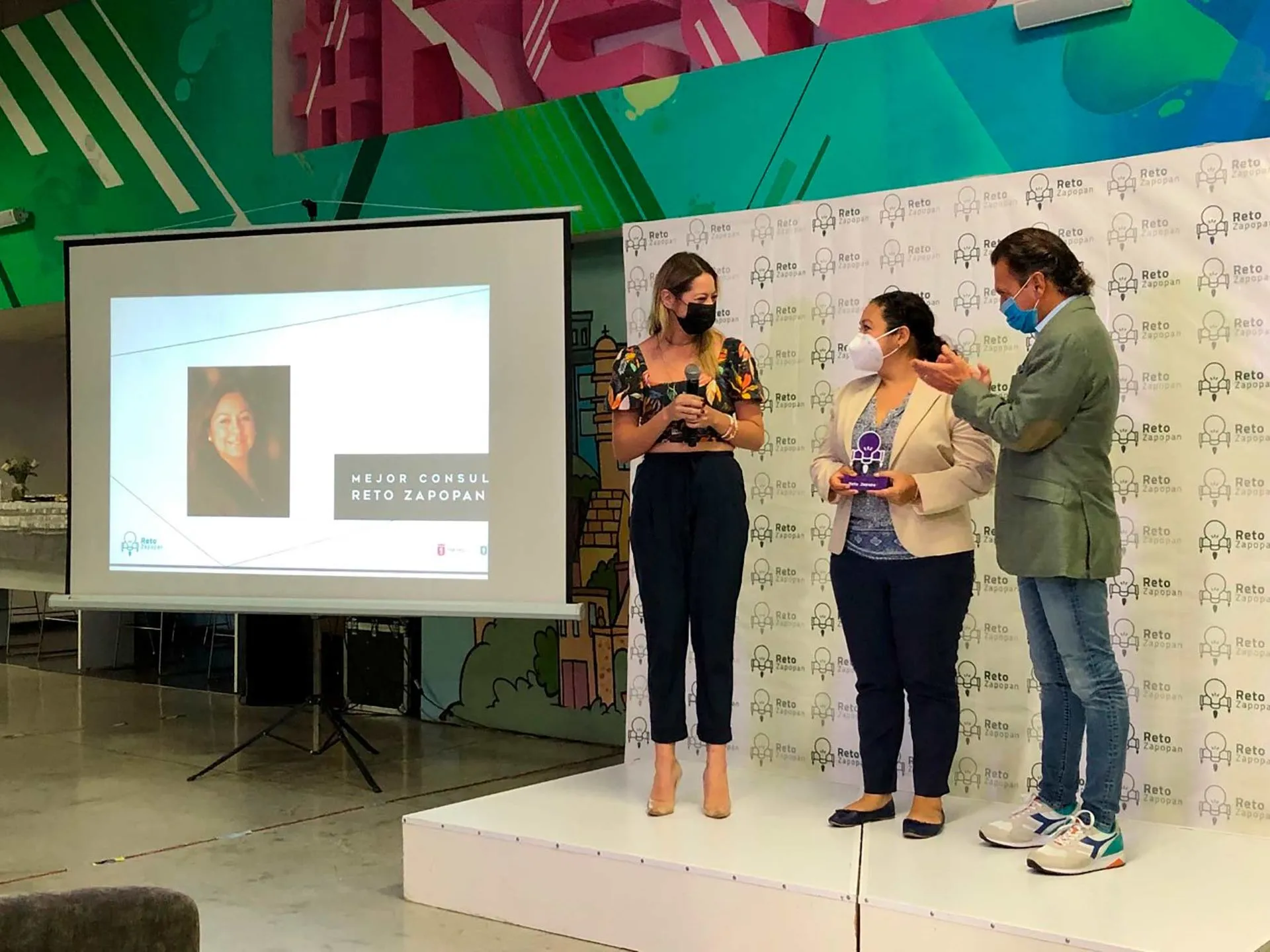 Profesora del Tec Guadalajara fue reconocida en el Reto Zapopan.