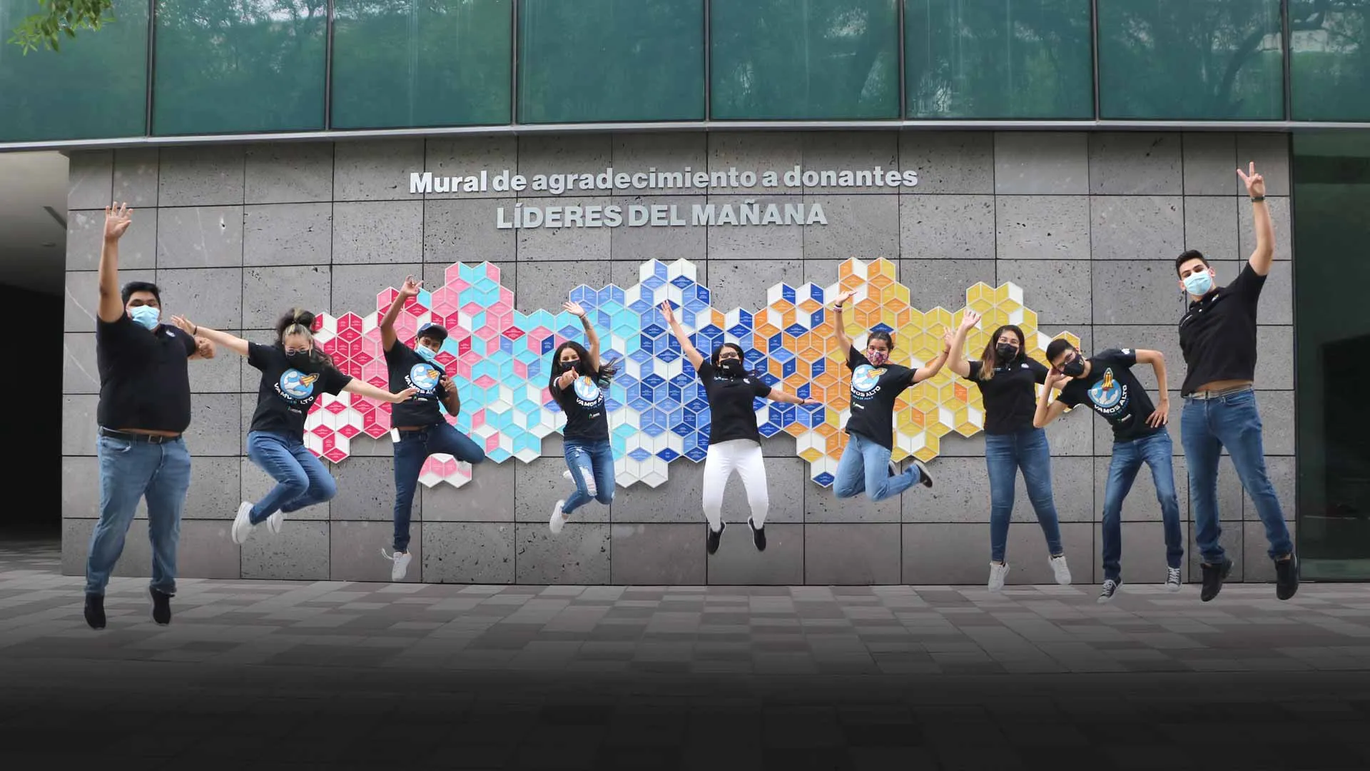 Alumnos líderes en Monterrey van ‘alto’ contra el rezago educativo