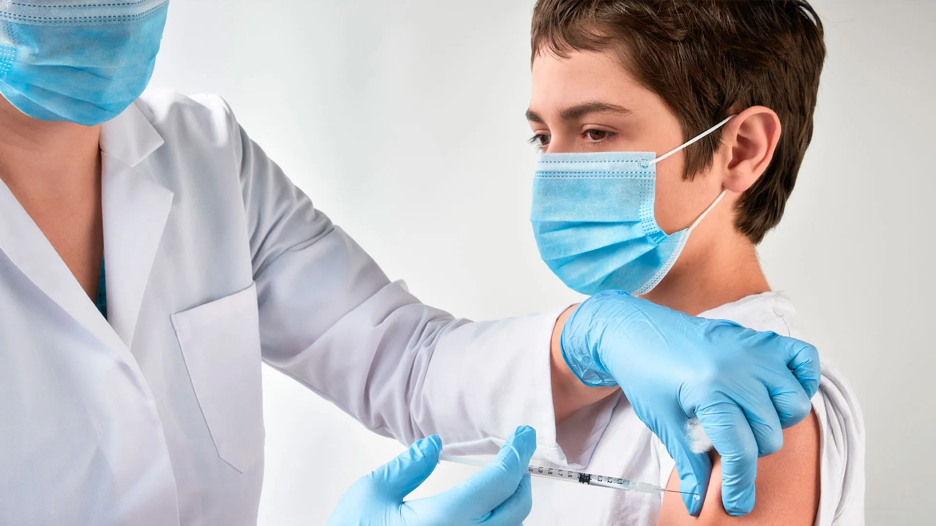 Laboratorios que producen las vacunas contra el COVID se enfocan en producir los biológicos para menores de edad.