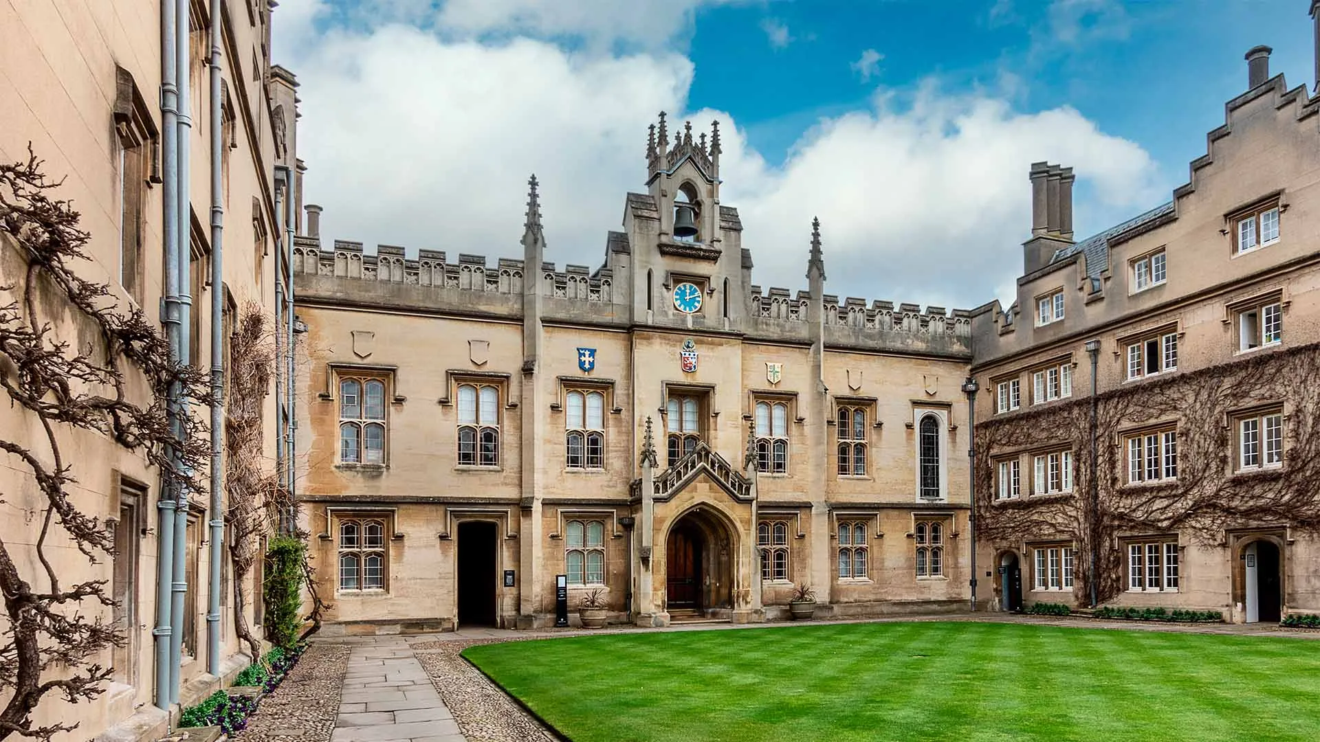 Egresado de Tec Santa Fe gana premio Chevening