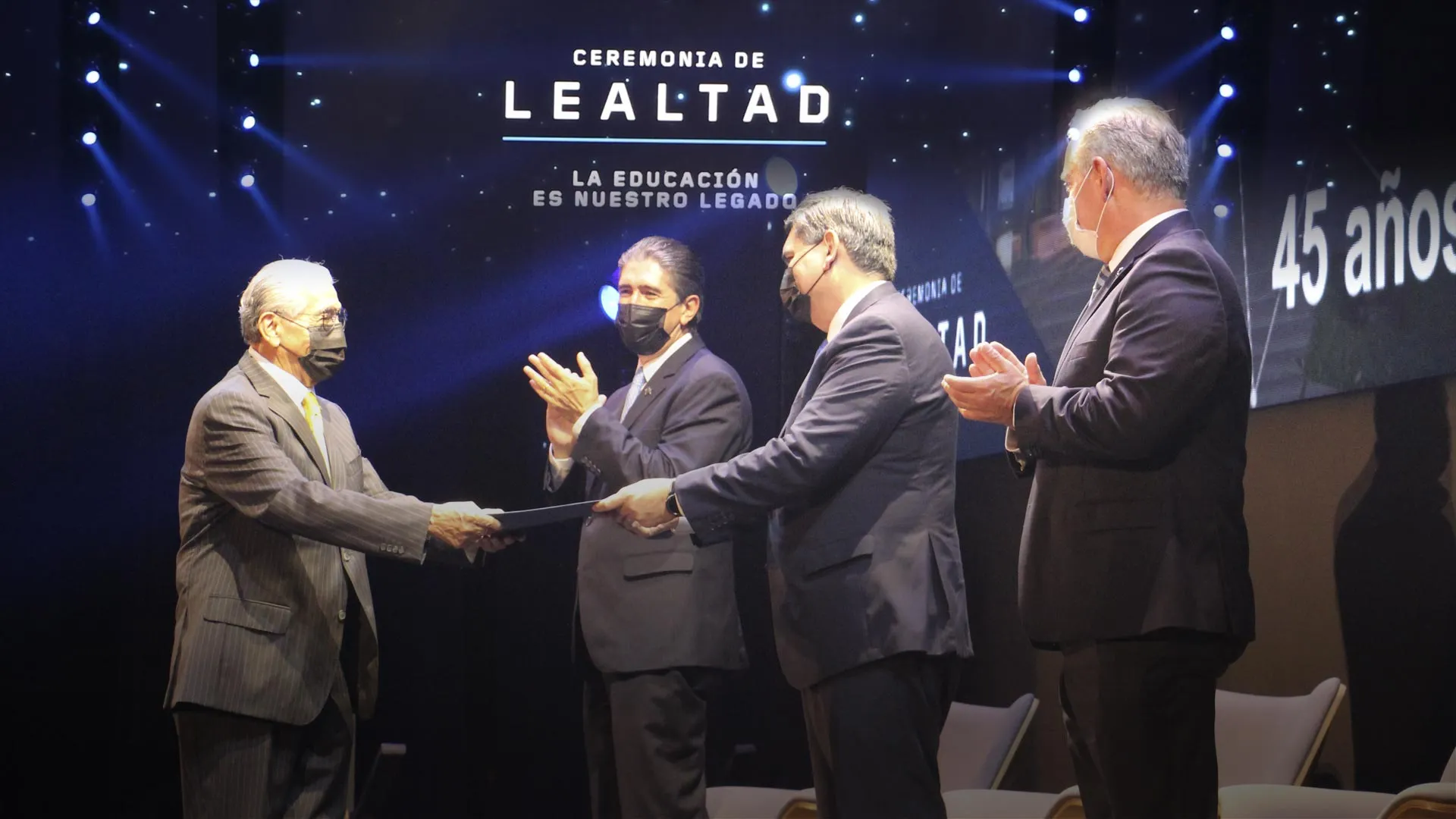 Reconocen su lealtad al campus Monterrey