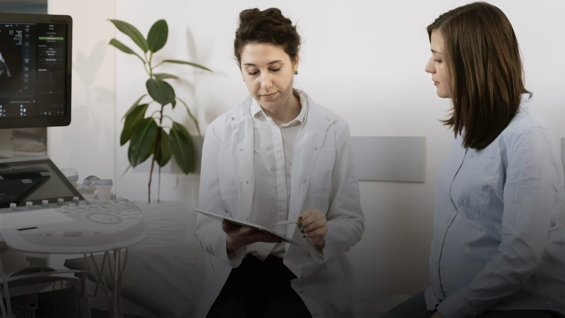 Especialistas en el área médica presentan retos durante conferencia del Foro de Mujeres Líderes de México