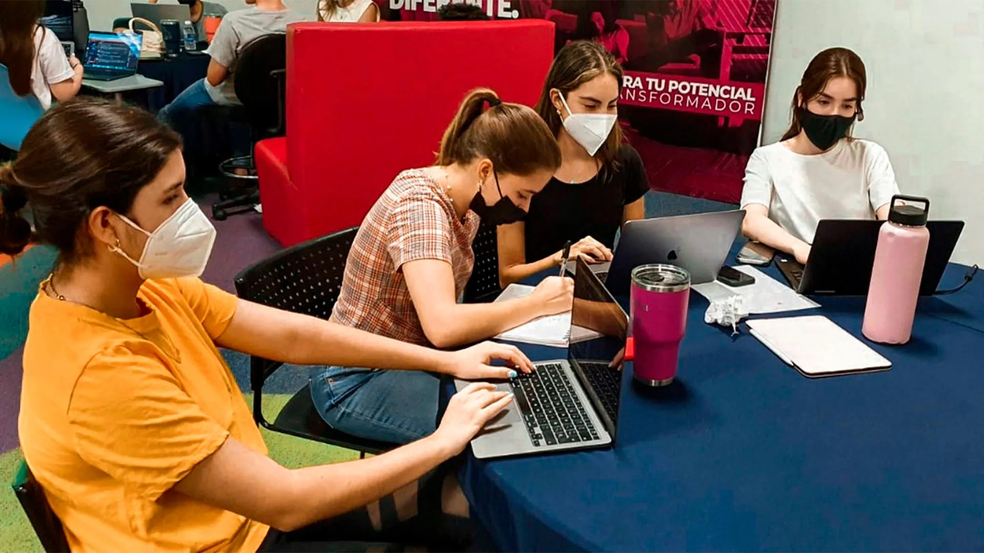 Equipo ChemTech, ganador del segundo lugar dentro del INCmty