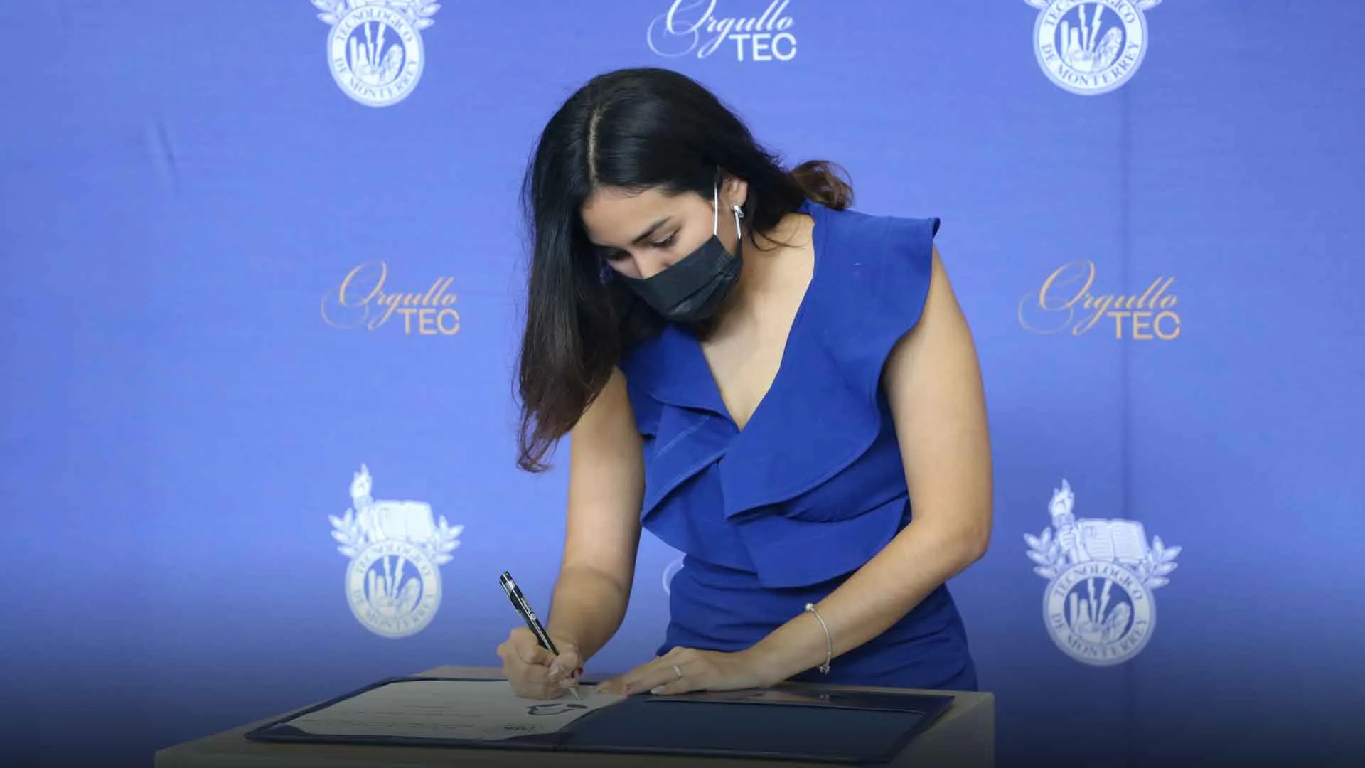 ¡A un paso de cumplir el sueño! Firma título generación diciembre 2021