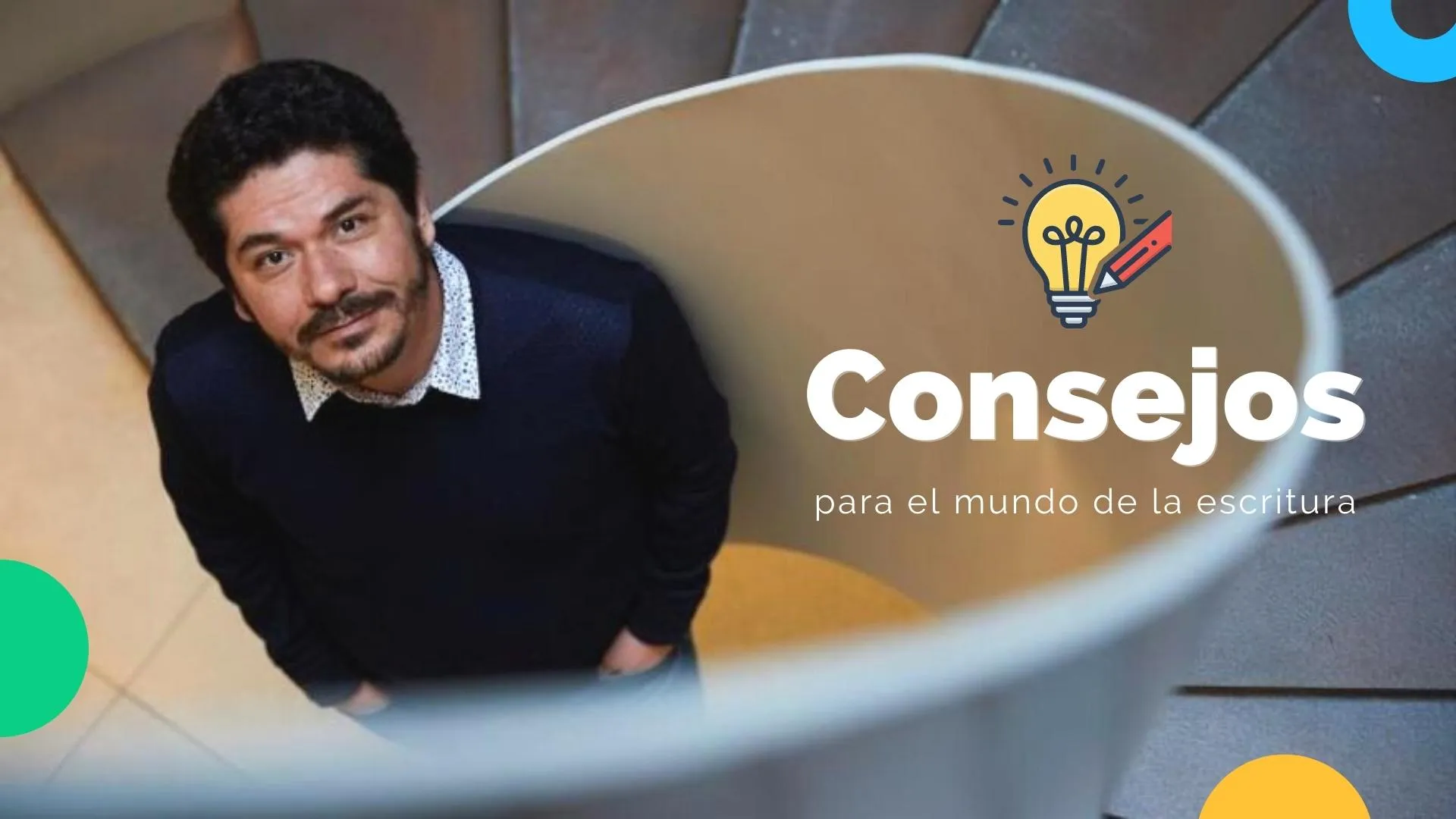 Escritor mexicano da consejos a jóvenes de PrepaTec