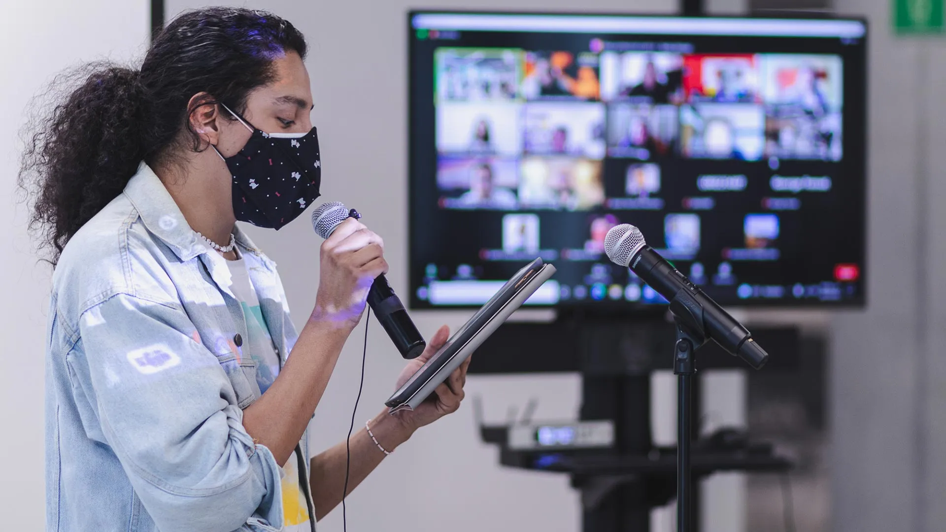 Alumnos reconocen a profesores