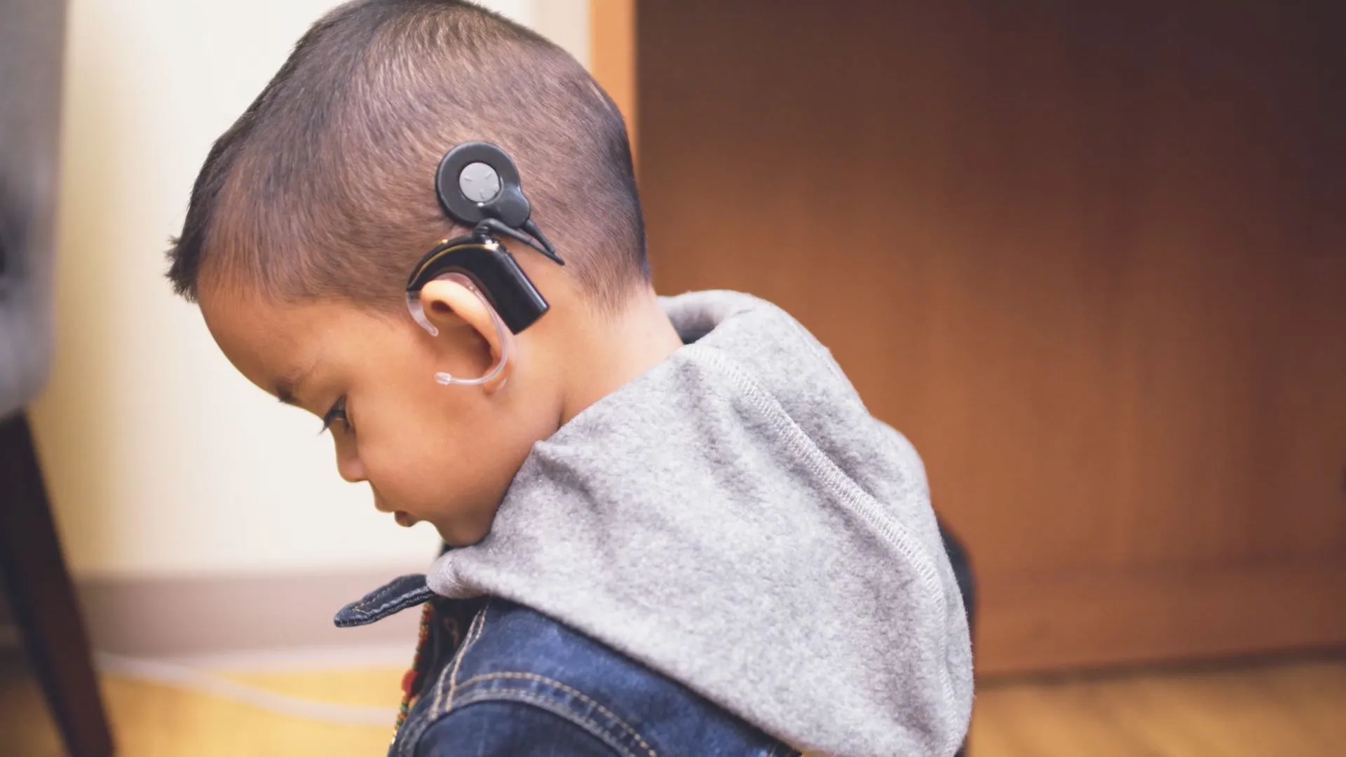 Implante coclear Luis Daniel