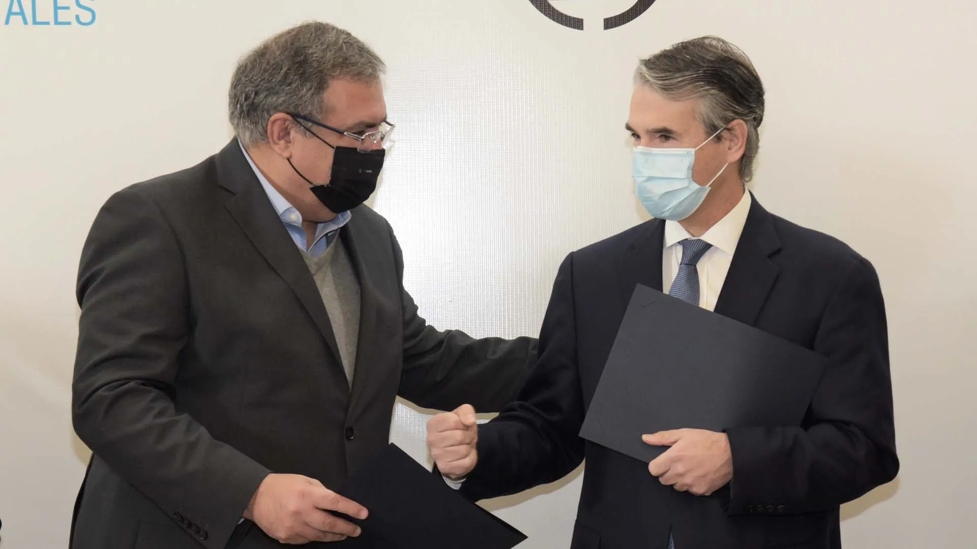 Javier Potes, director general Consorcio Mexicano de Hospitales y Guillermo Torre, rector de TecSalud y vicepresidente de investigación del Tec de Monterrey.