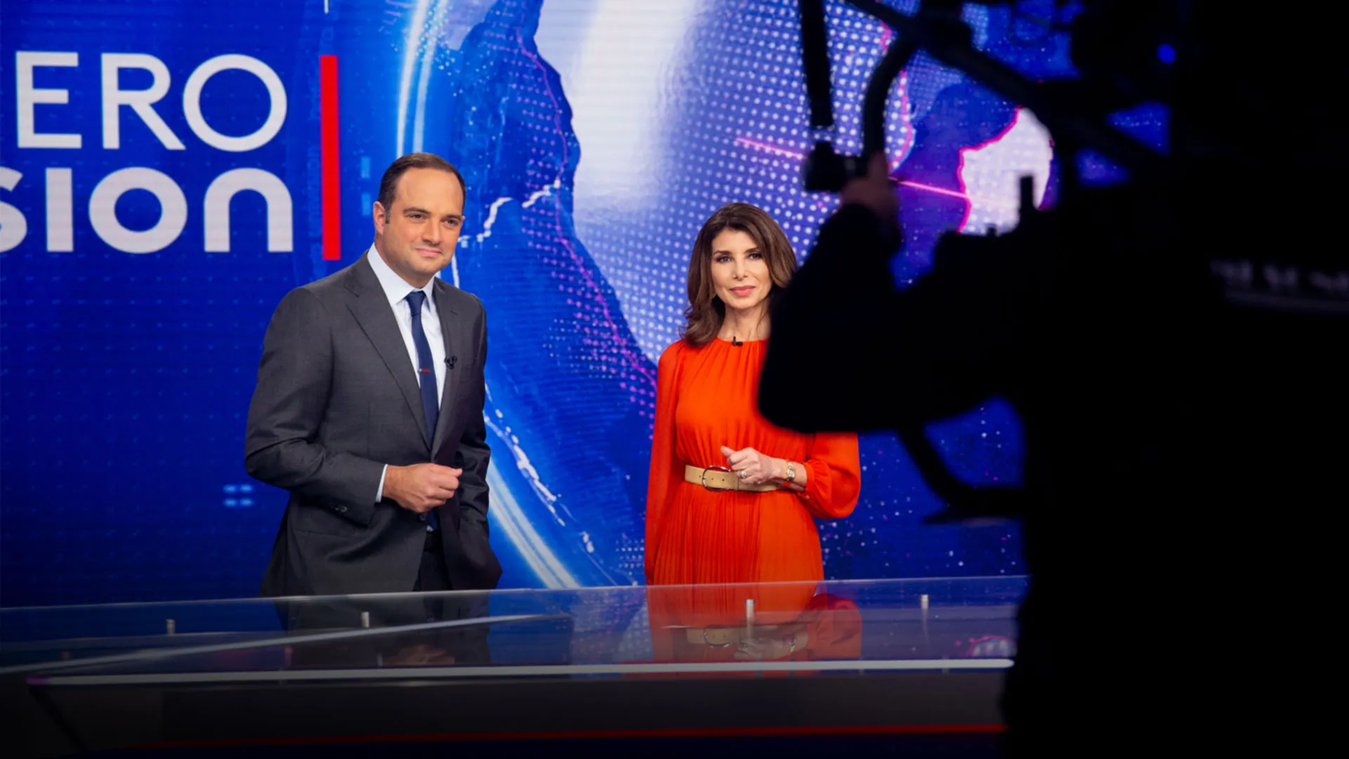 Periodista mexicano León Krauze llegó al noticiero nocturno de Univisión en Estados Unidos, también es egresado del Tec de Monterrey