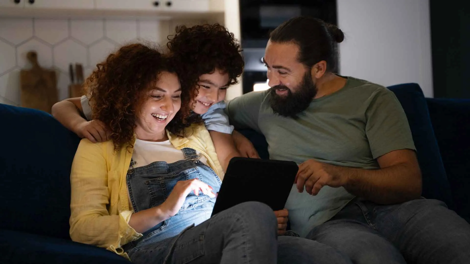 Cómo orientar y cuidar a los niños de los dispositivos electrónicos