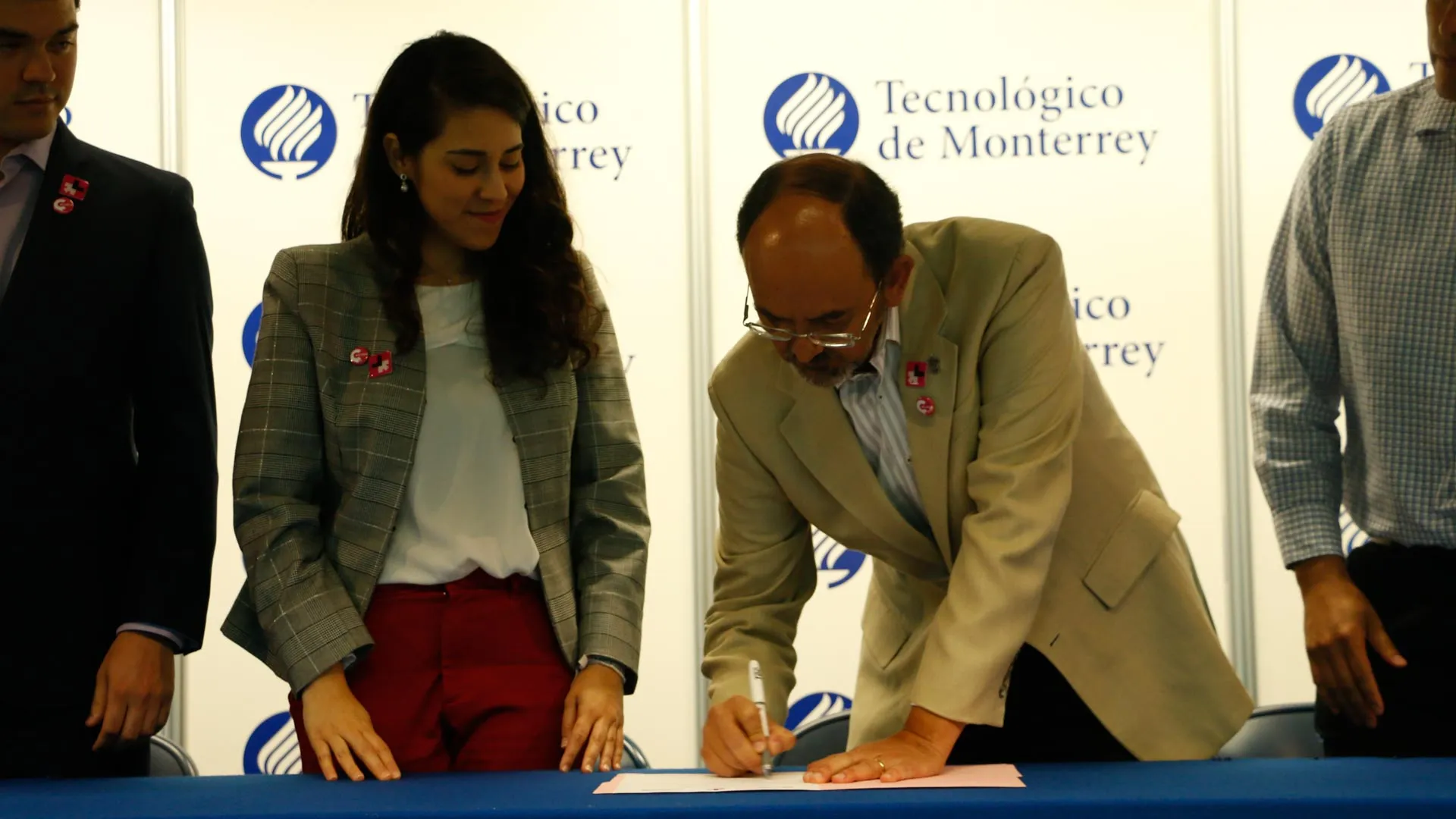 Directivos del Tec de Monterrey se suman a iniciativa contra la desigualdad de género. 
