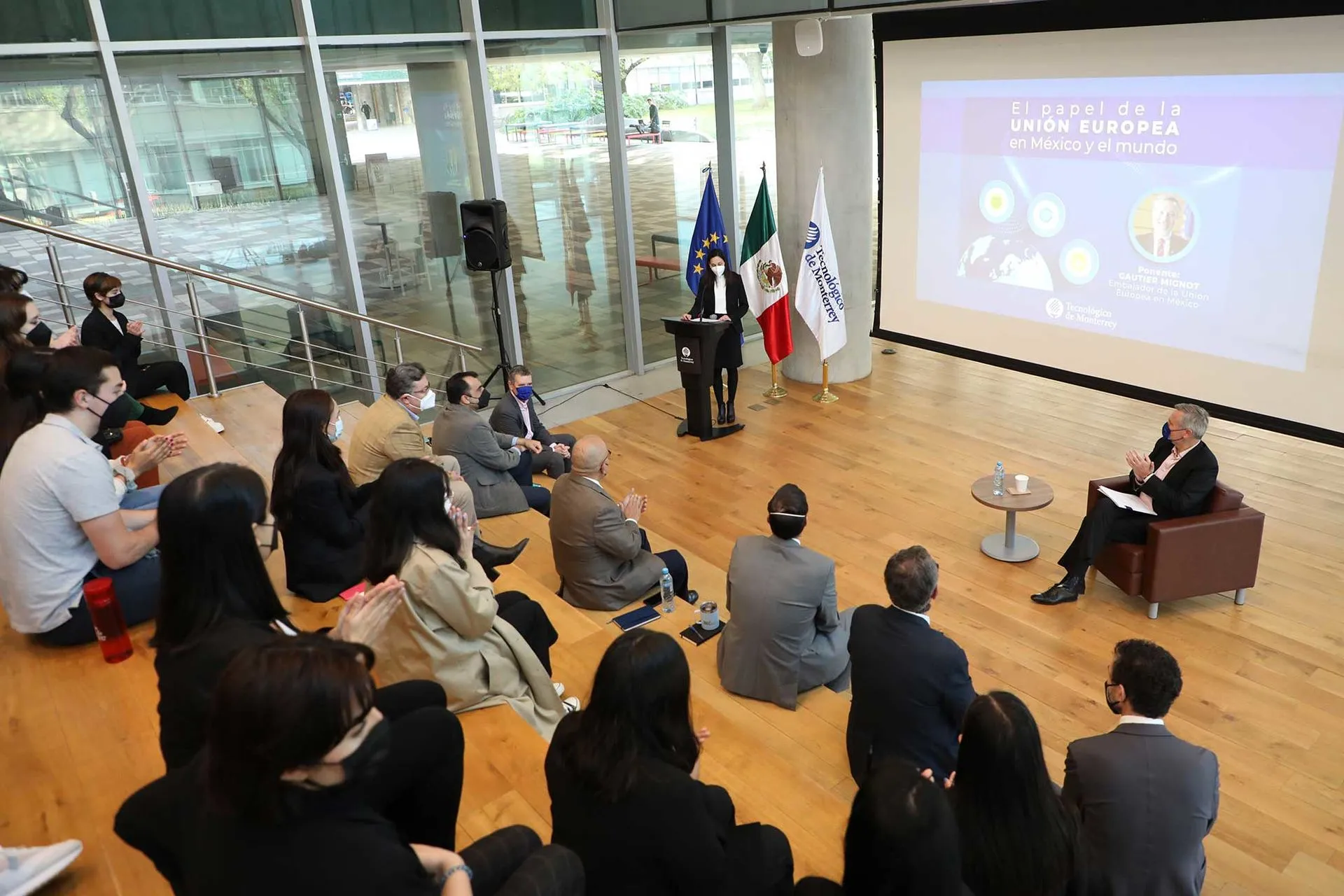 Embajador de la Unión Europea en México en conferencia con alumnos Tec