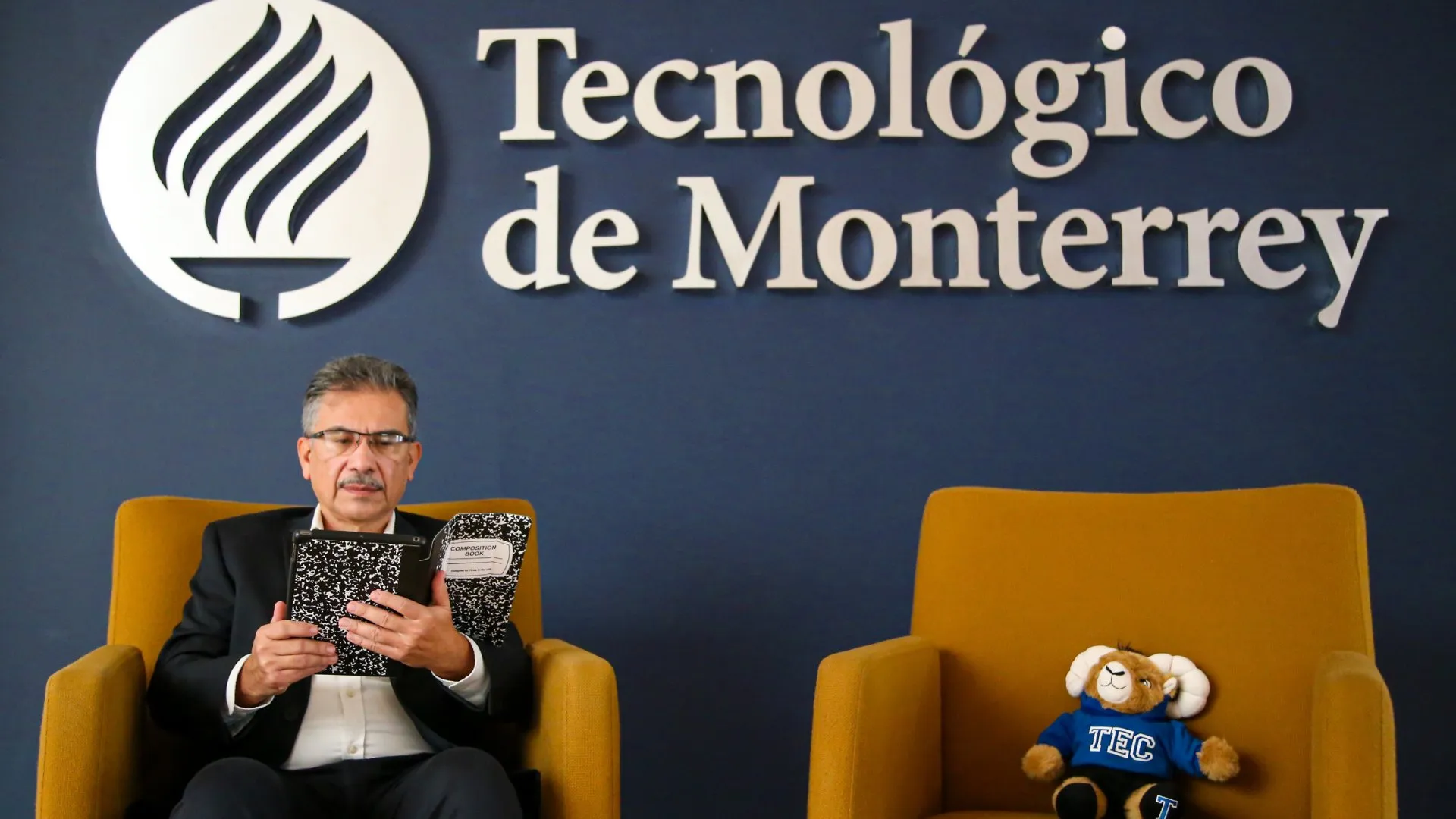 ¡De egresado a profesor! 40 años de trayectoria en el Tec Tampico