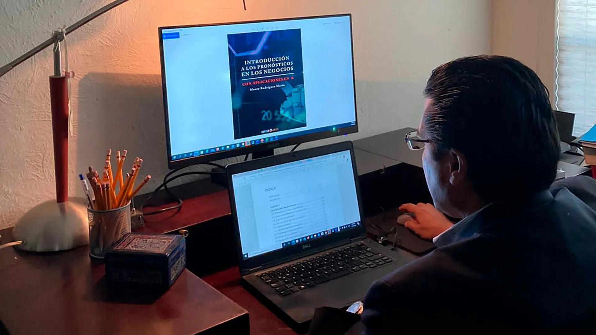 Libro sobre claves para realizar estrategia empresarial basada en pronósticos. 