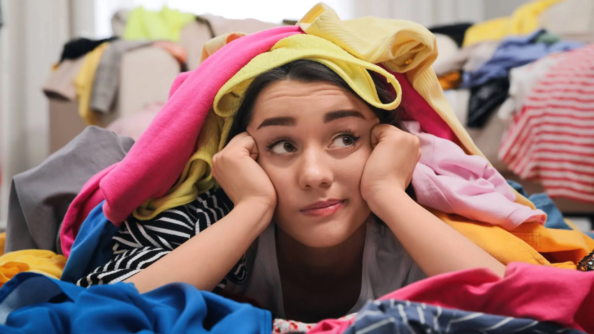 Una forma actual de cuidar el medio ambiente es conocer qué es el fast fashion y sus consecuencias