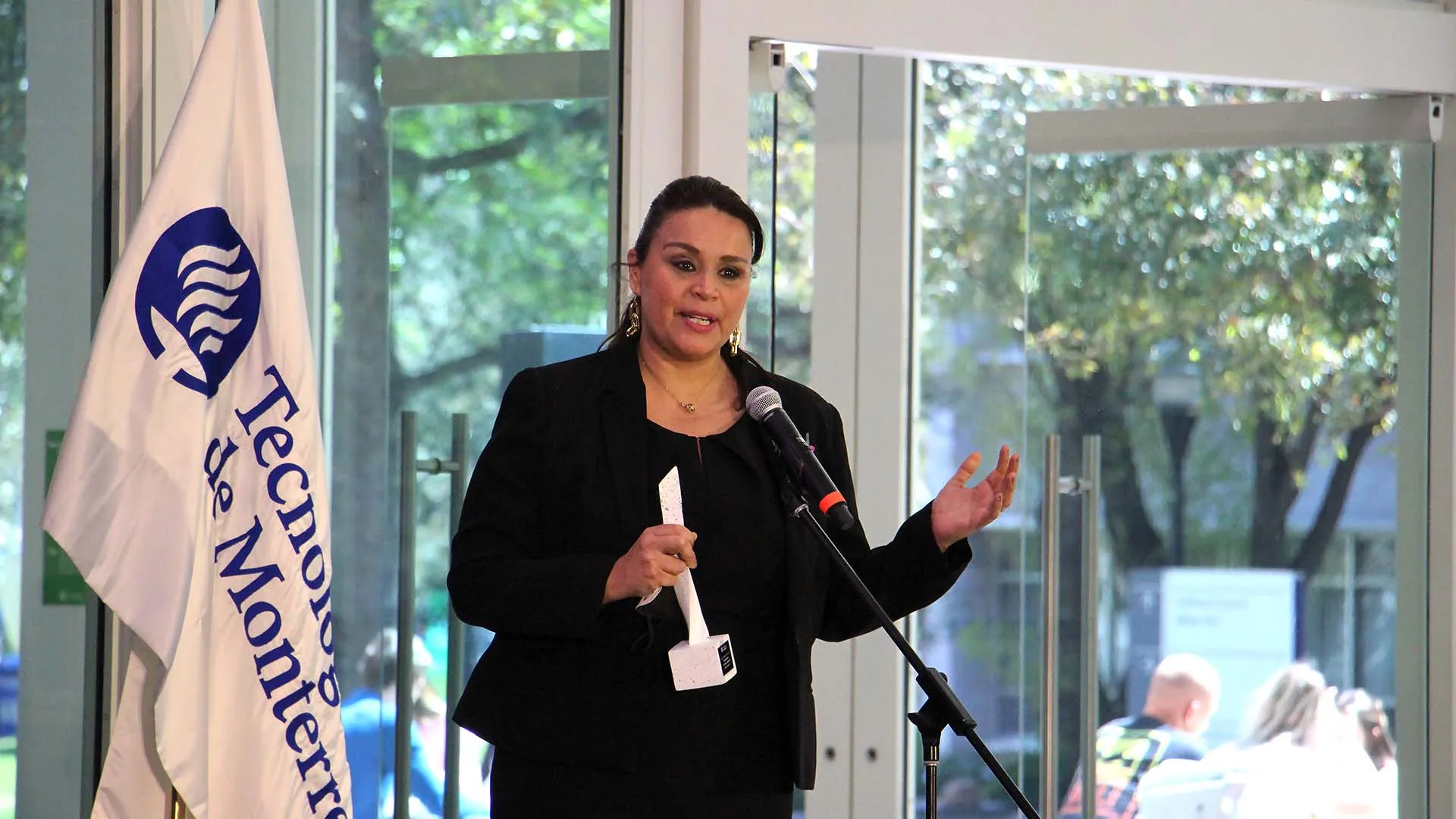 Gana lagunera Premio Mujer Tec por impulsar emprendimientos