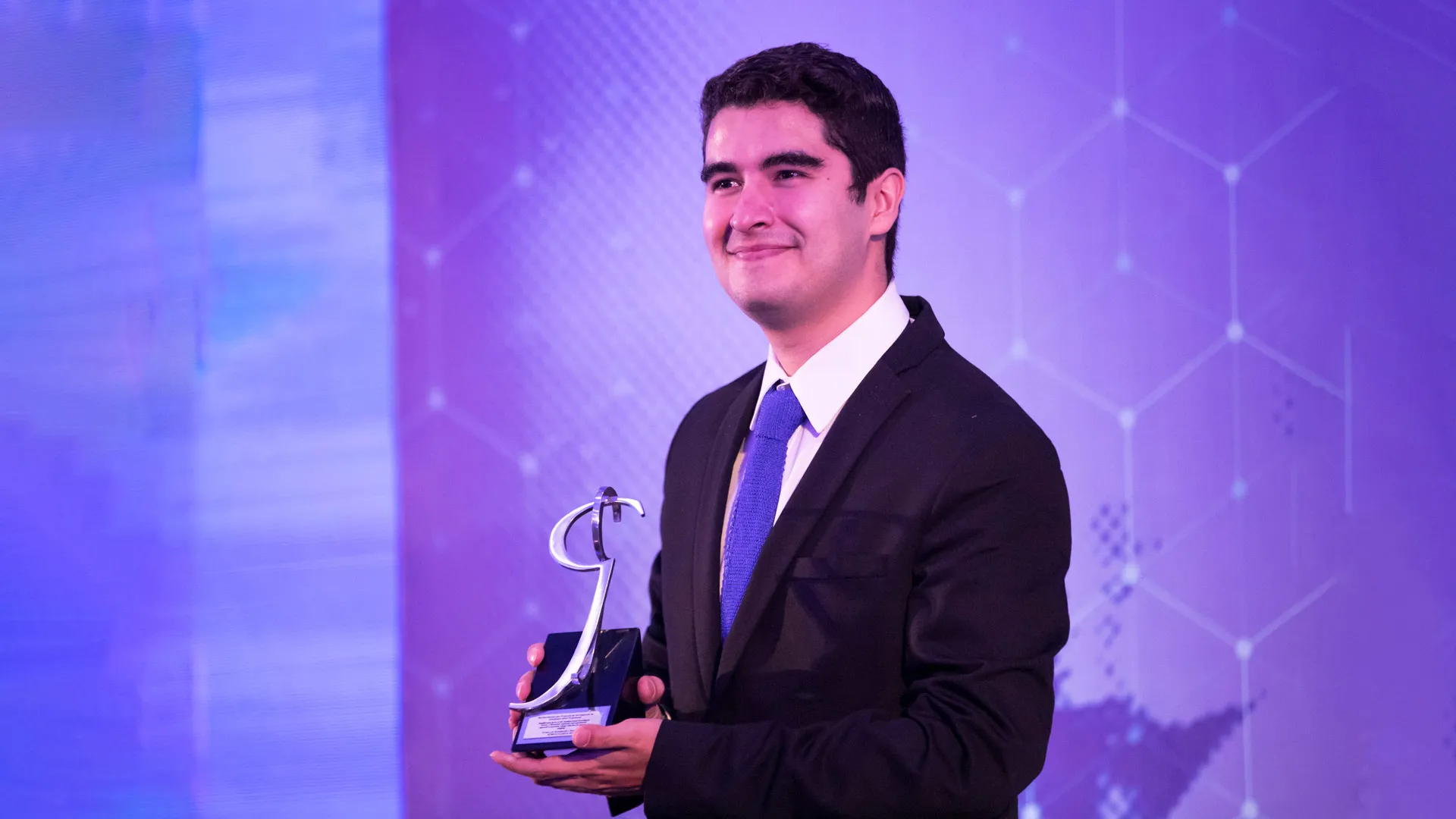 EXATEC reduce voltaje en sistemas DC-iEK; obtiene Rómulo Garza 2021