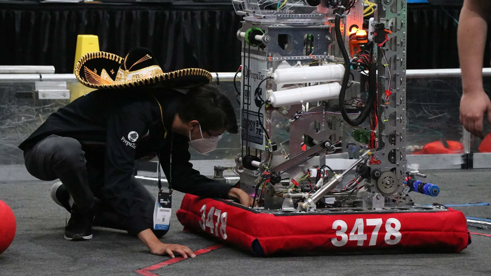 Compiten mexicanos en mundial de robótica FIRST 2022