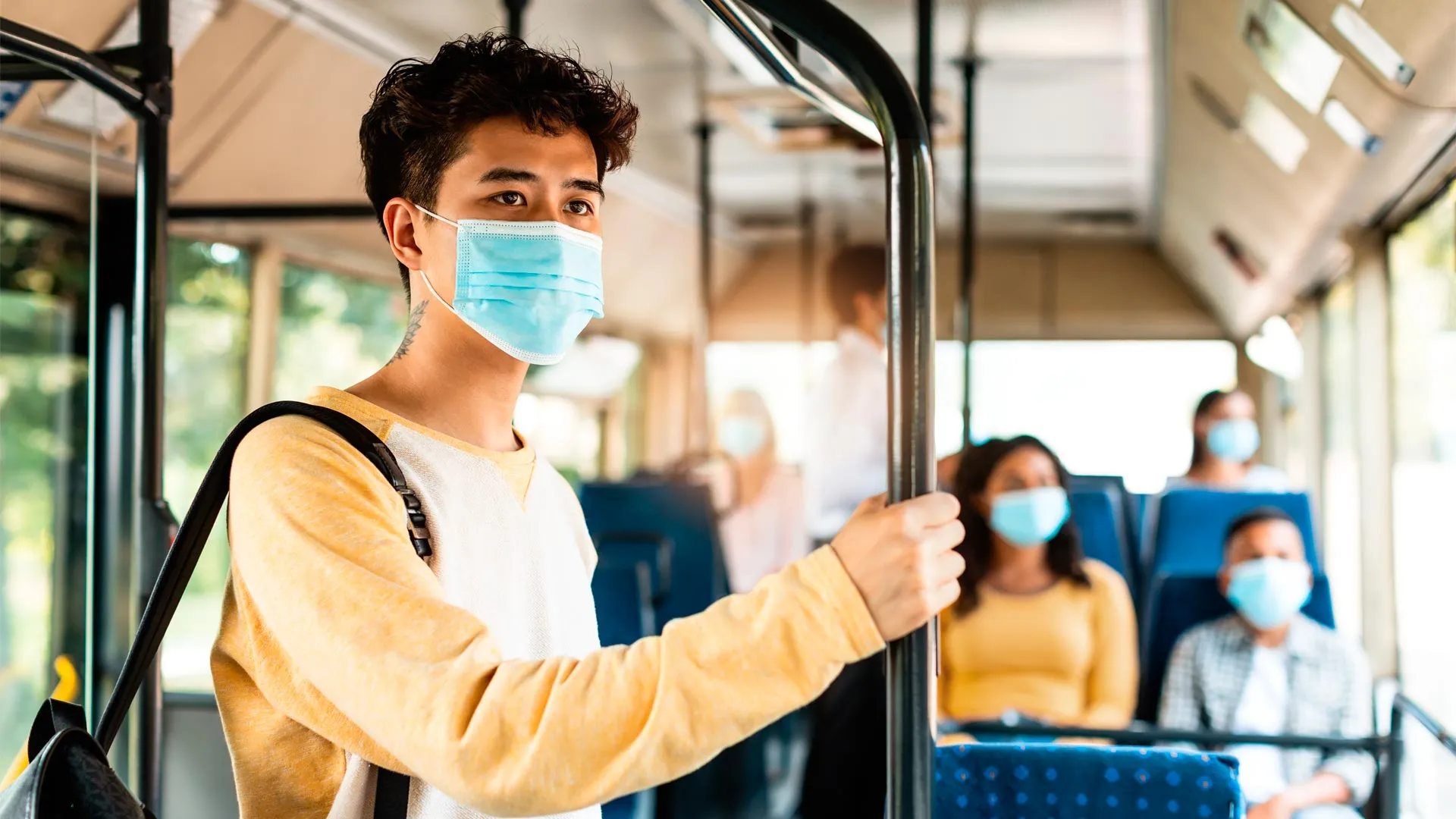 Con el fin de la cuarta ola COVID en México, algunas entidades están permitiendo a las personas retirarse el cubrebocas en lugares abiertos.