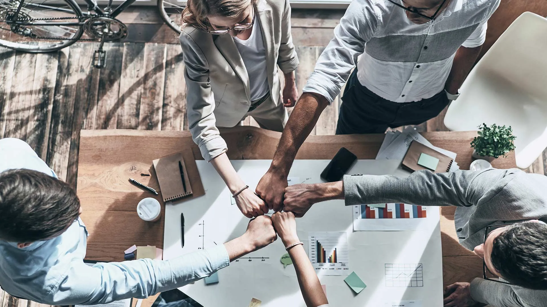 Se suman contadores EXATEC de Monterrey a labor filantrópica