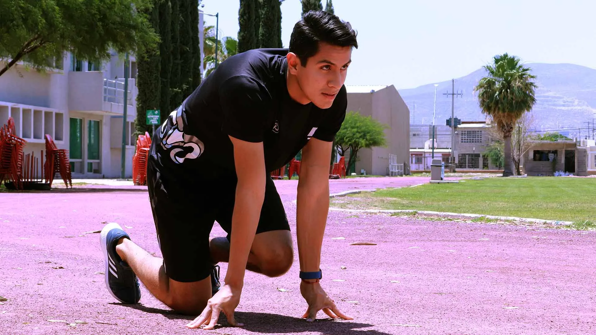  Alumno Tec se alista para competencia de Atletismo