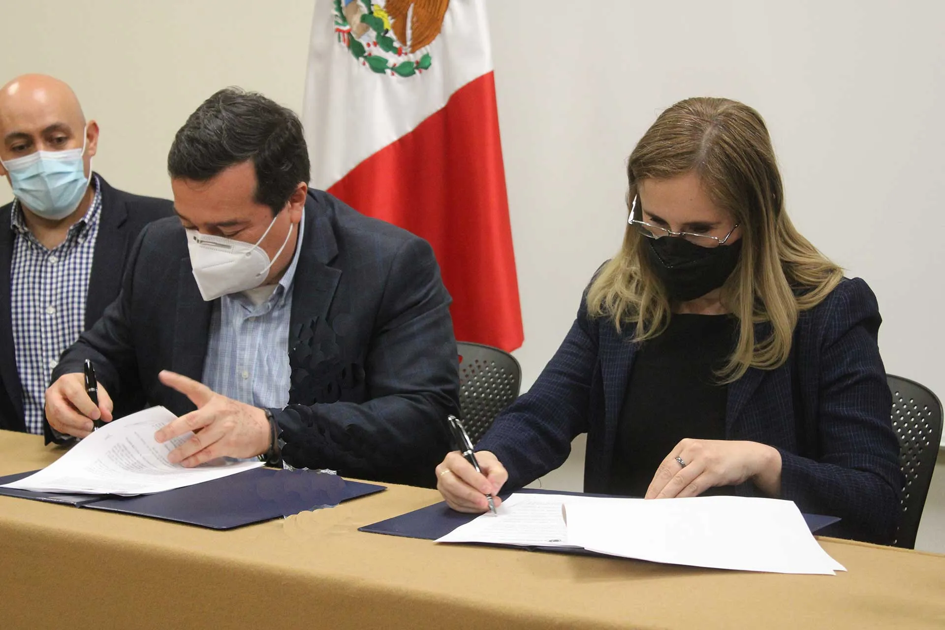 Tec Guadalajara firmó un convenio con colegio de corredores públicos para fomentar las soluciones alternativas de controversias.