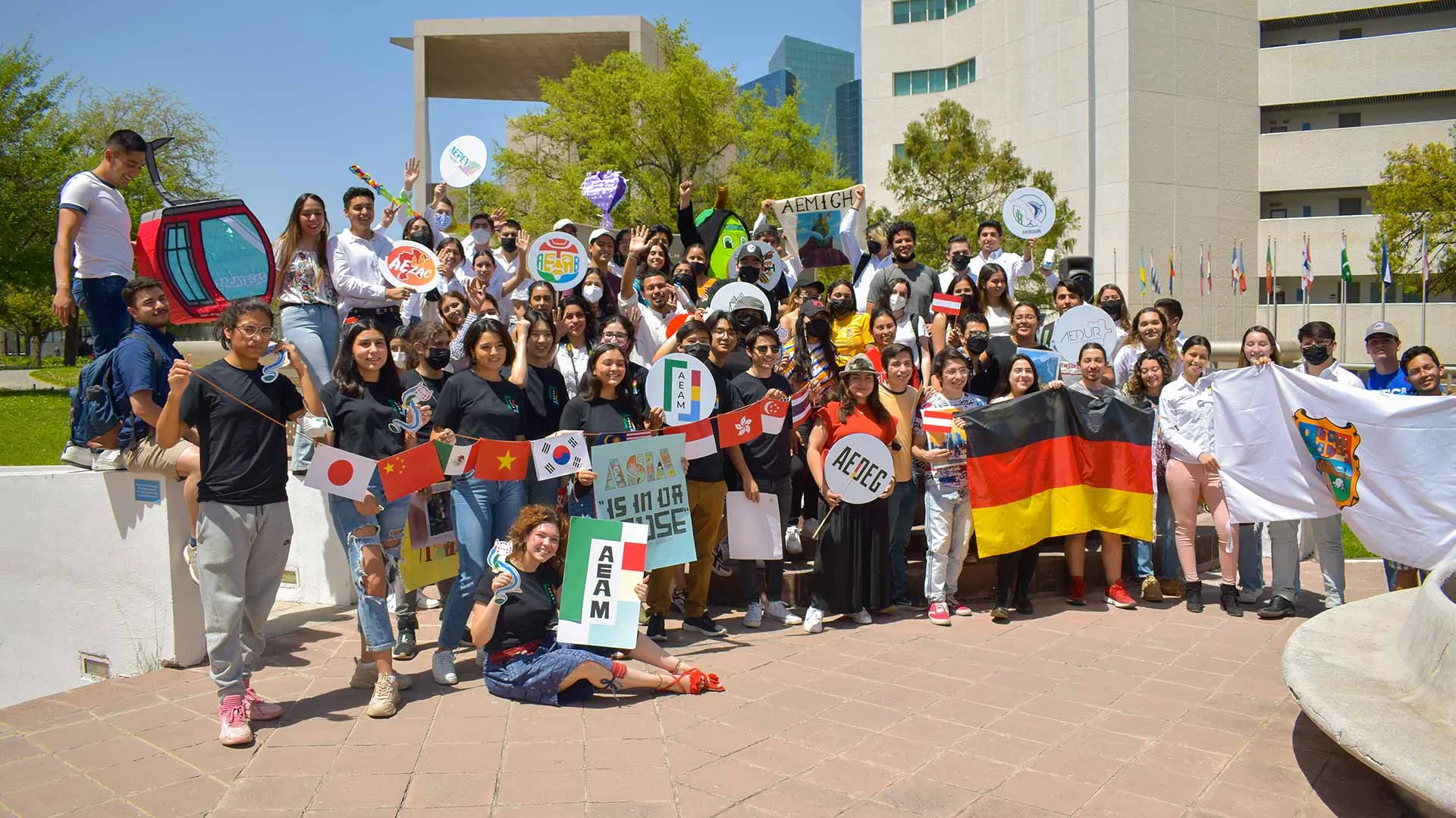 Asociaciones en fotografía de Desfile Cultural