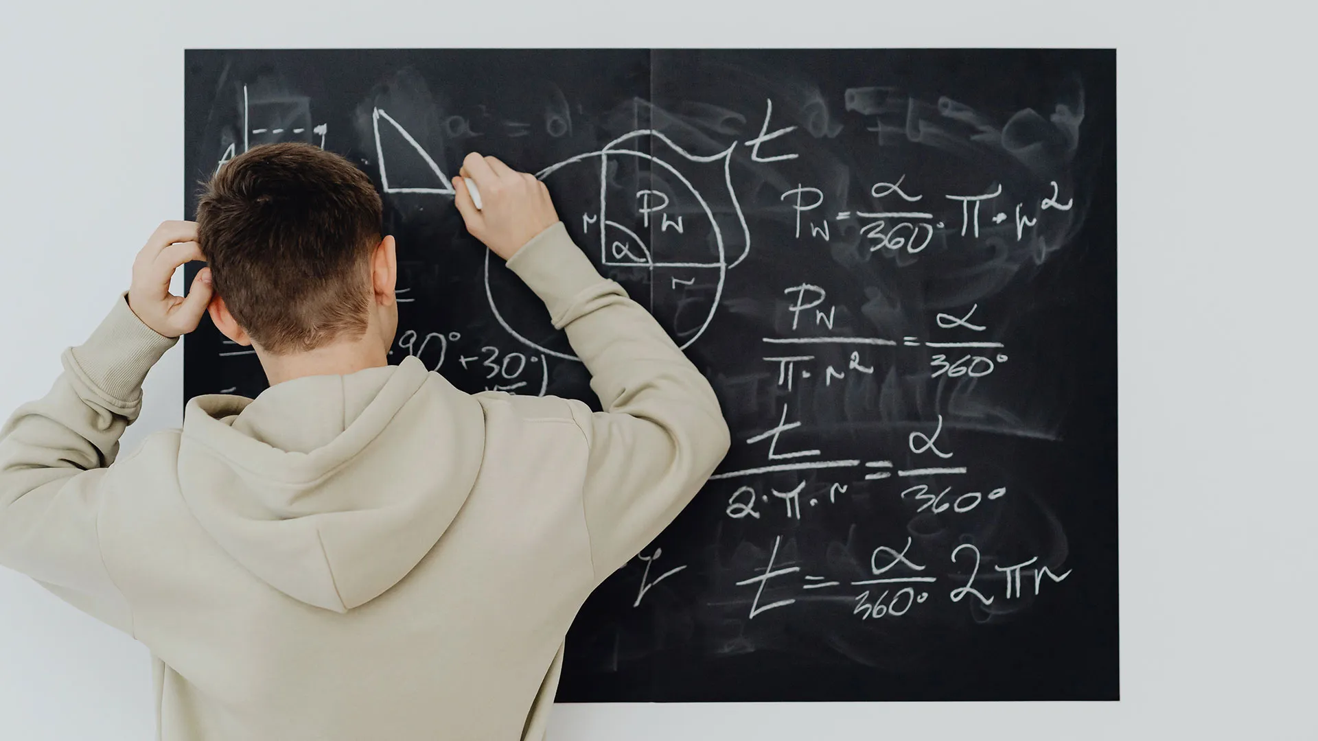 El libro Pensamiento Matemático I pretende cambiar la percepción de las matemáticas