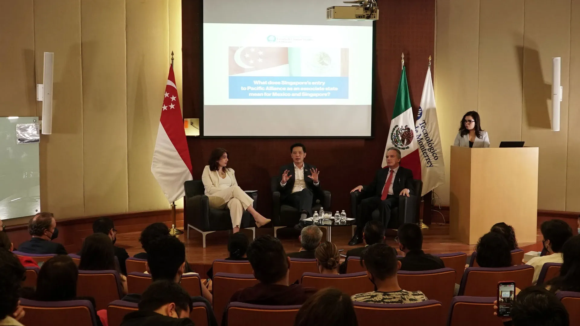 Comparte ministro de Singapur la importancia de la relación con México