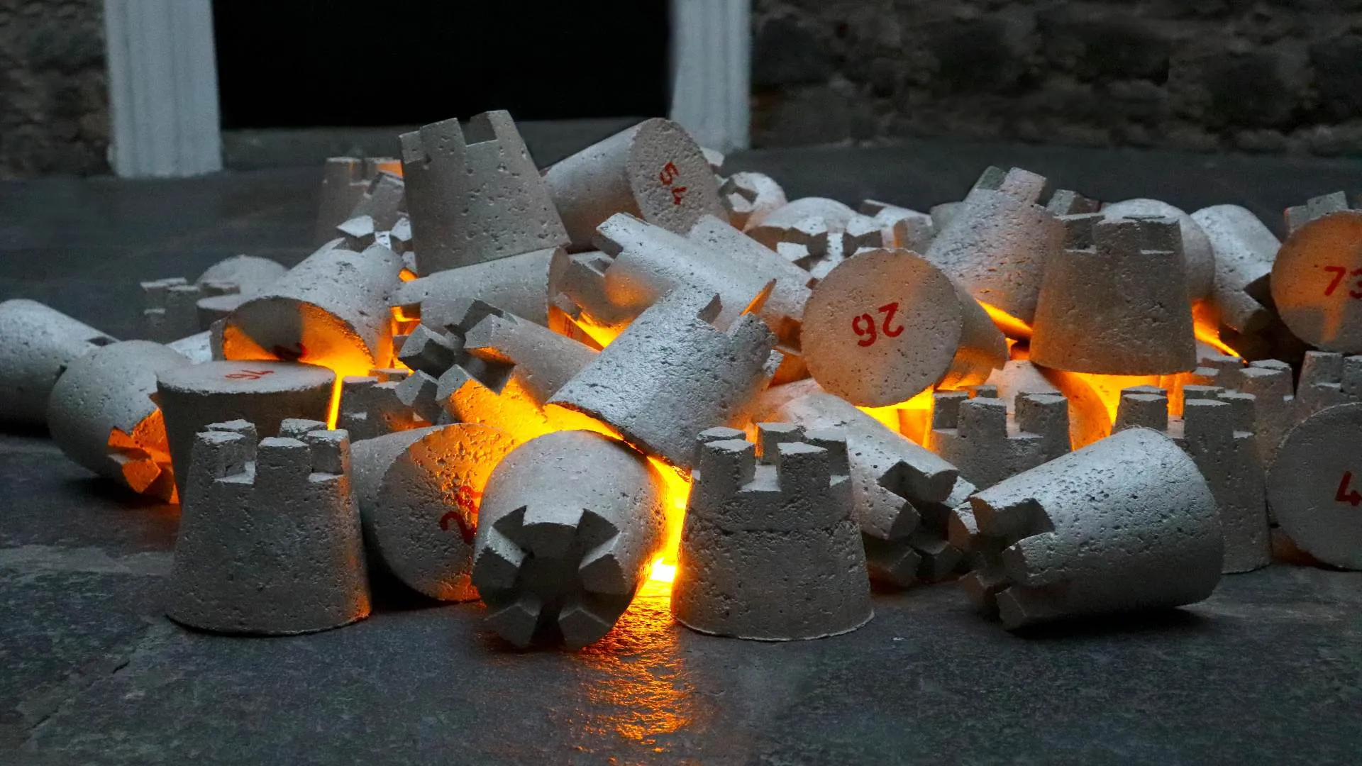 En su obra Joris Gourdel-Bréhier analiza el impacto del ser humano en el medioambiente.