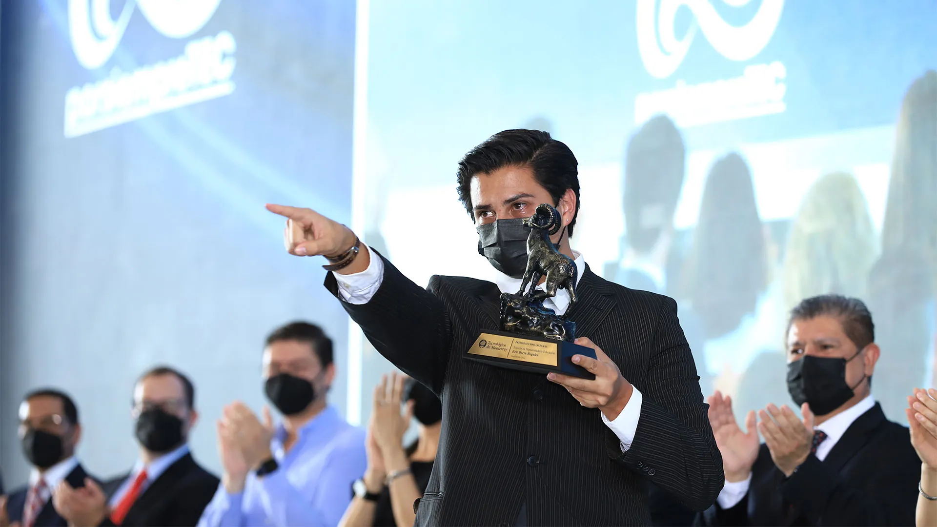 Reconocen trayectoría de futuros egresados en Por Siempre Tec Santa Fe