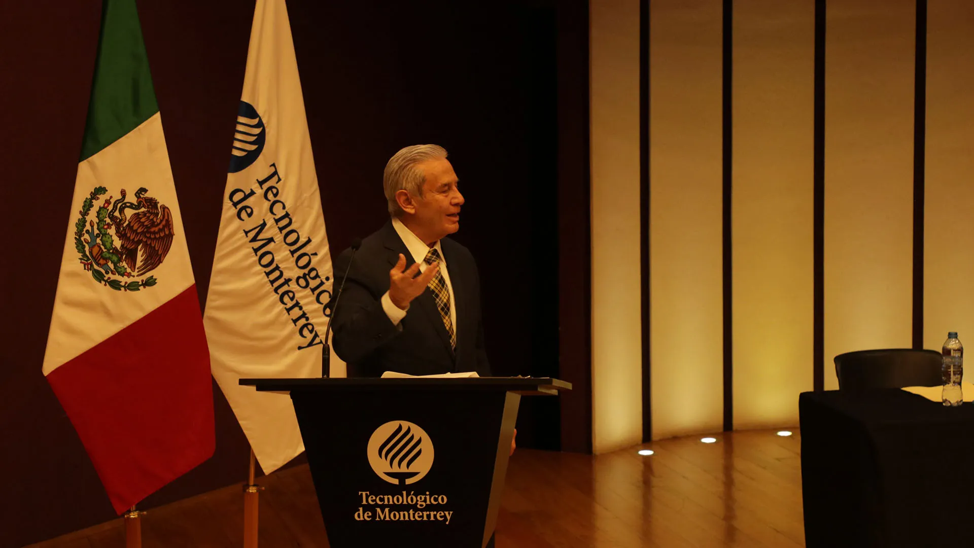 Líder en el sector financiero comparte su visión con estudiantes Tec