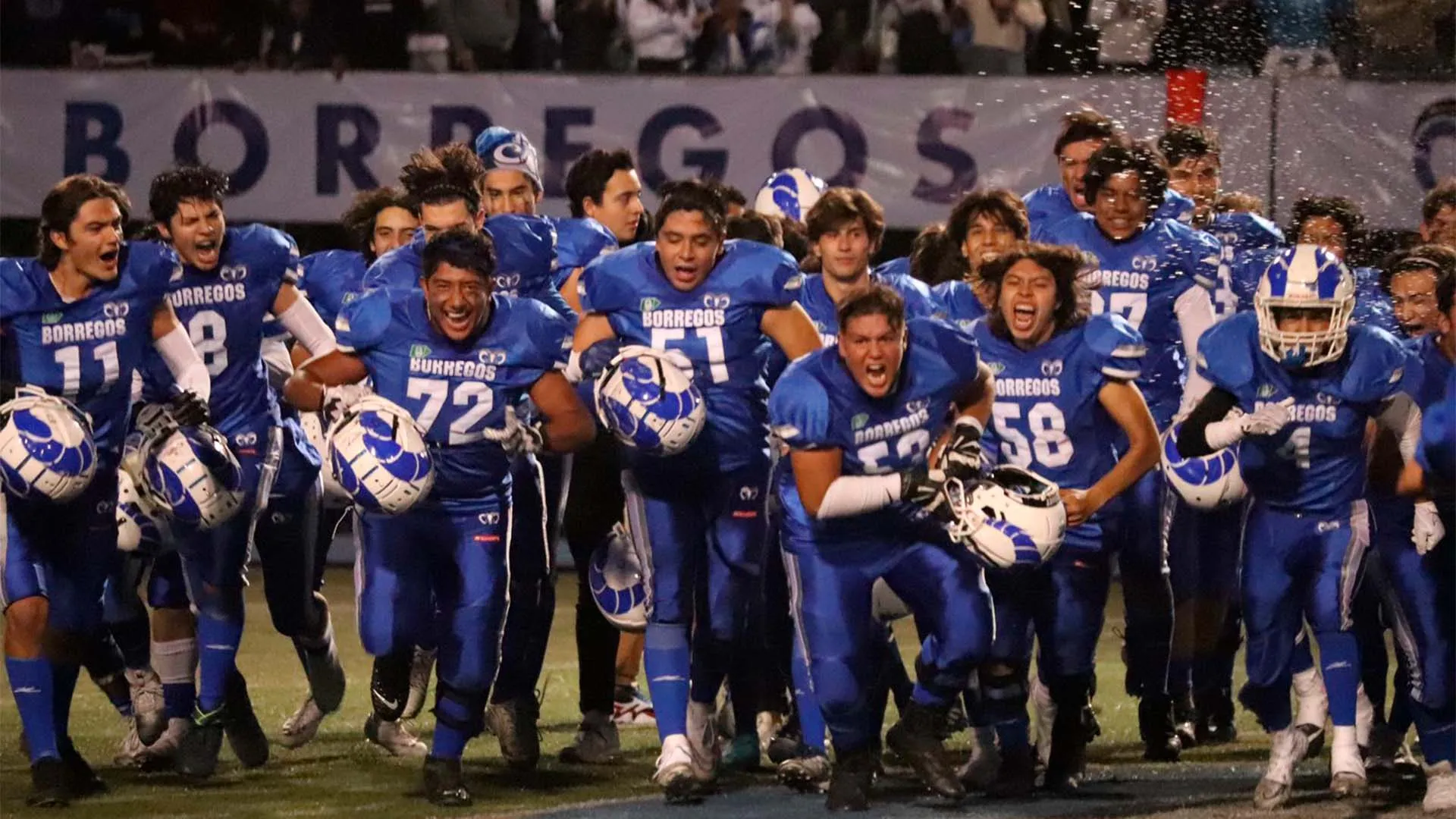 Equipo de fútbol americano juvenil Tec Santa Fe campeones de la ONEFA