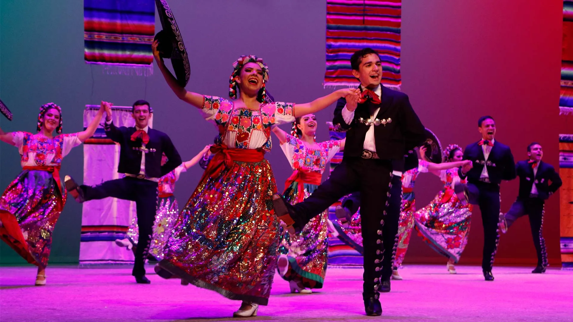 Gala folklórica de Raíces en el Tec de Monterrey