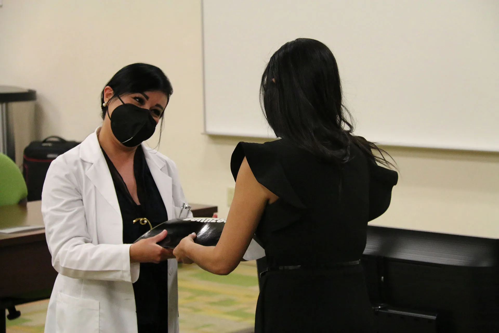 Reconocen a equipo médico de TecMed Center de campus Guadalajara por su labor y acompañamiento a la comunidad estudiantil durante la pandemia.