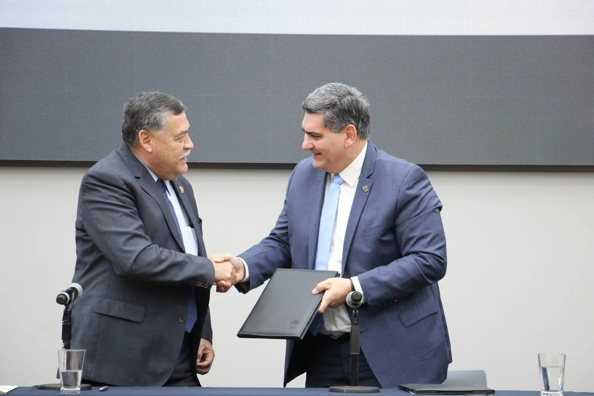 Tec de Monterrey y UANL crean consorcio de investigación