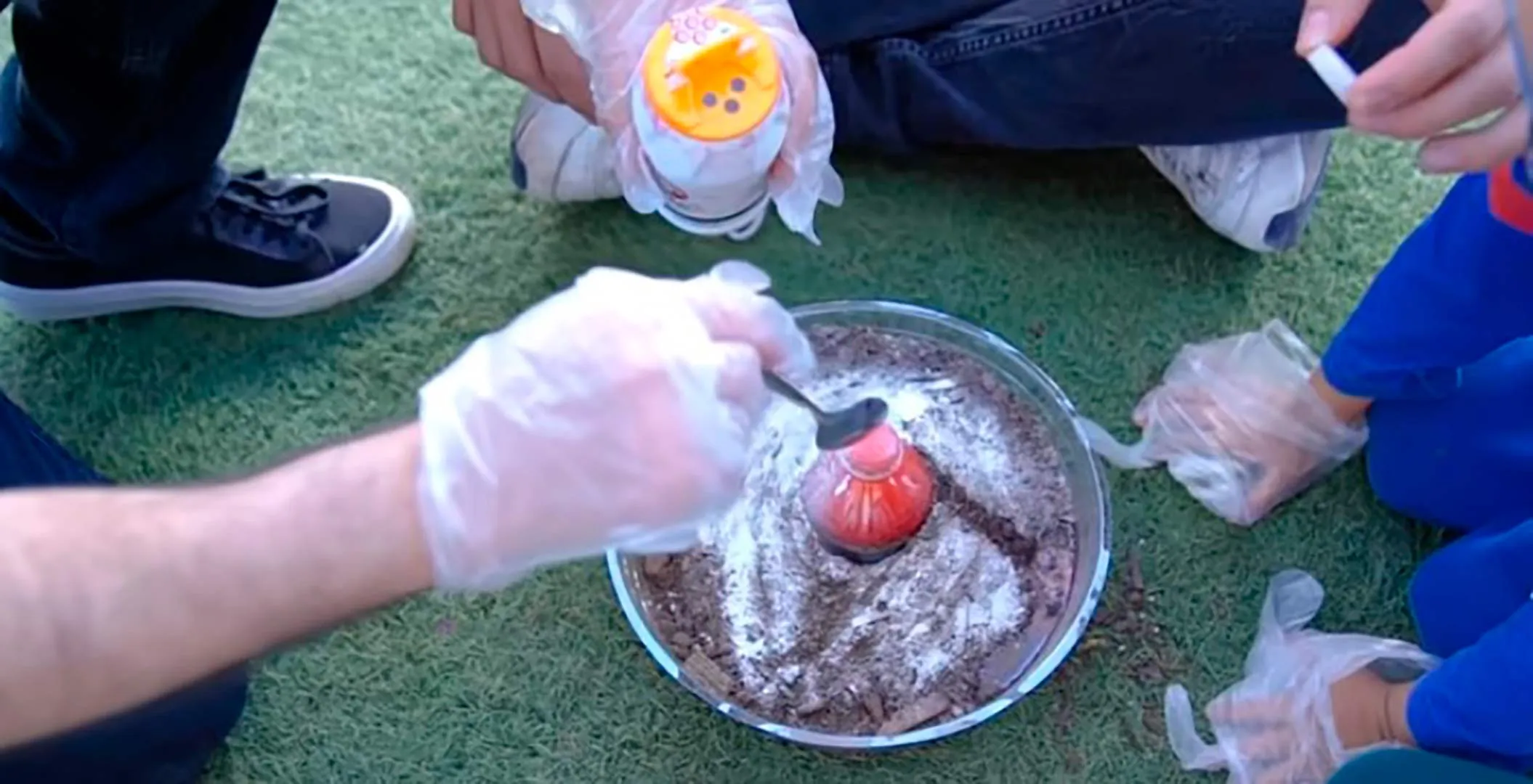 Education for life iniciativa de profesor y estudiantes del Tec Guadalajara para enseñar ciencia a niños de casa hogar.