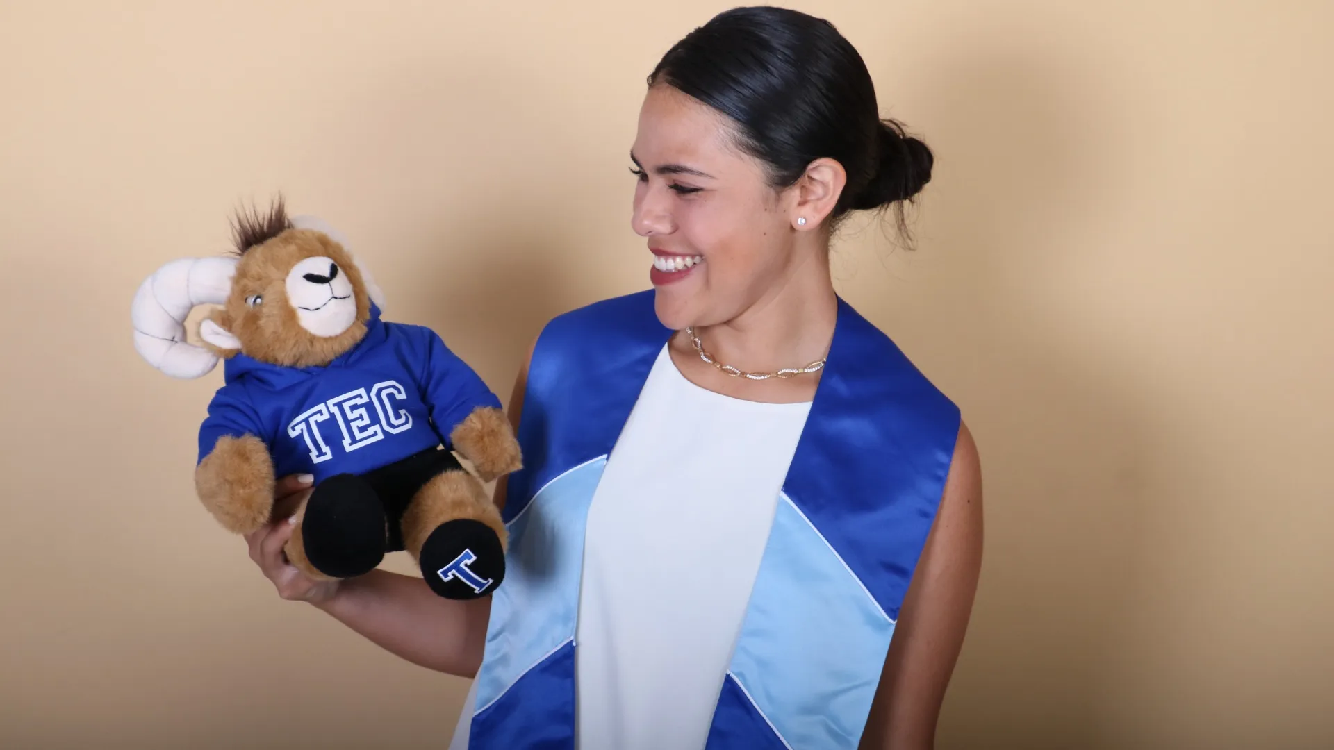 ¡Egresada Tec consigue beca para estudiar maestría en Alemania!