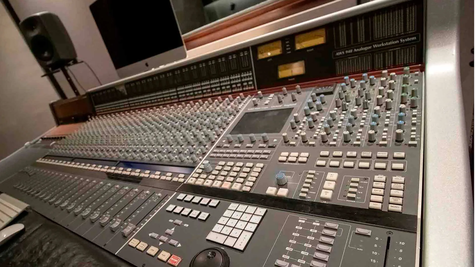 Estudio de producción musical del Tec Guadalajara permite a los estudiantes desarrollar habilidades de creación de contenidos.