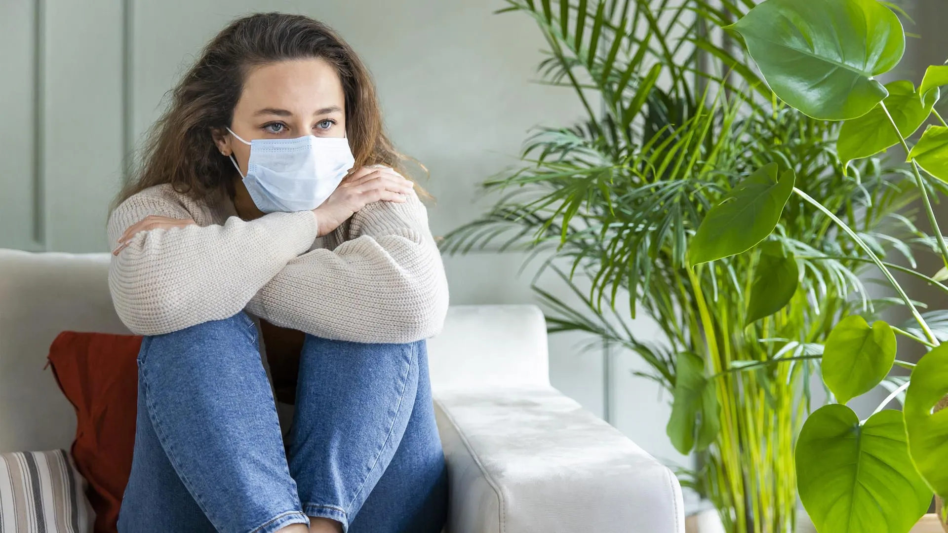 TecSalud lanza grupo de apoyo para personas con COVID largo.