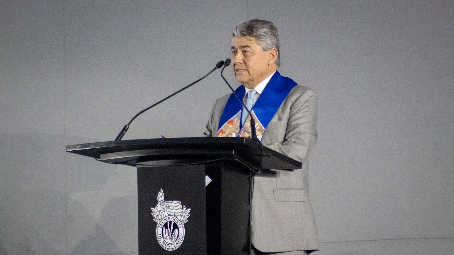 José Antonio Fernández orador huésped de graduaciones en campus Monterrey