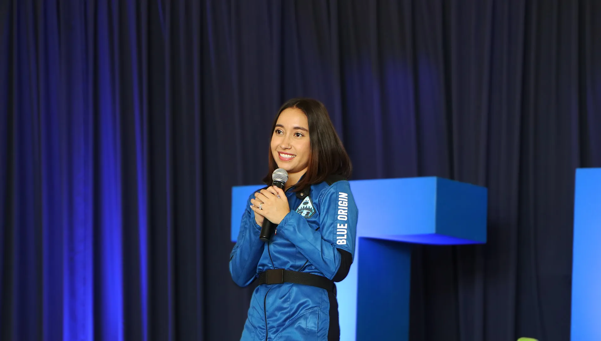 Aquí se muestra la conferencia en el Tec campus Cuernavaca de Katya Echazarreta, primera mujer astronauta.