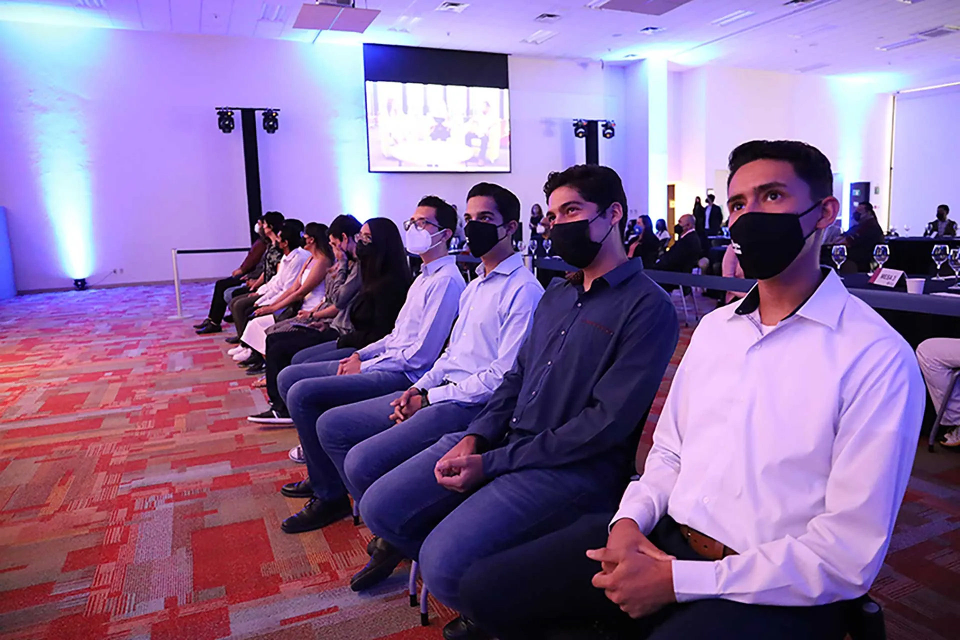 16 estudiantes destacados fueron distinguidos con la Beca Líderes del Mañana en Tec Guadalajara.