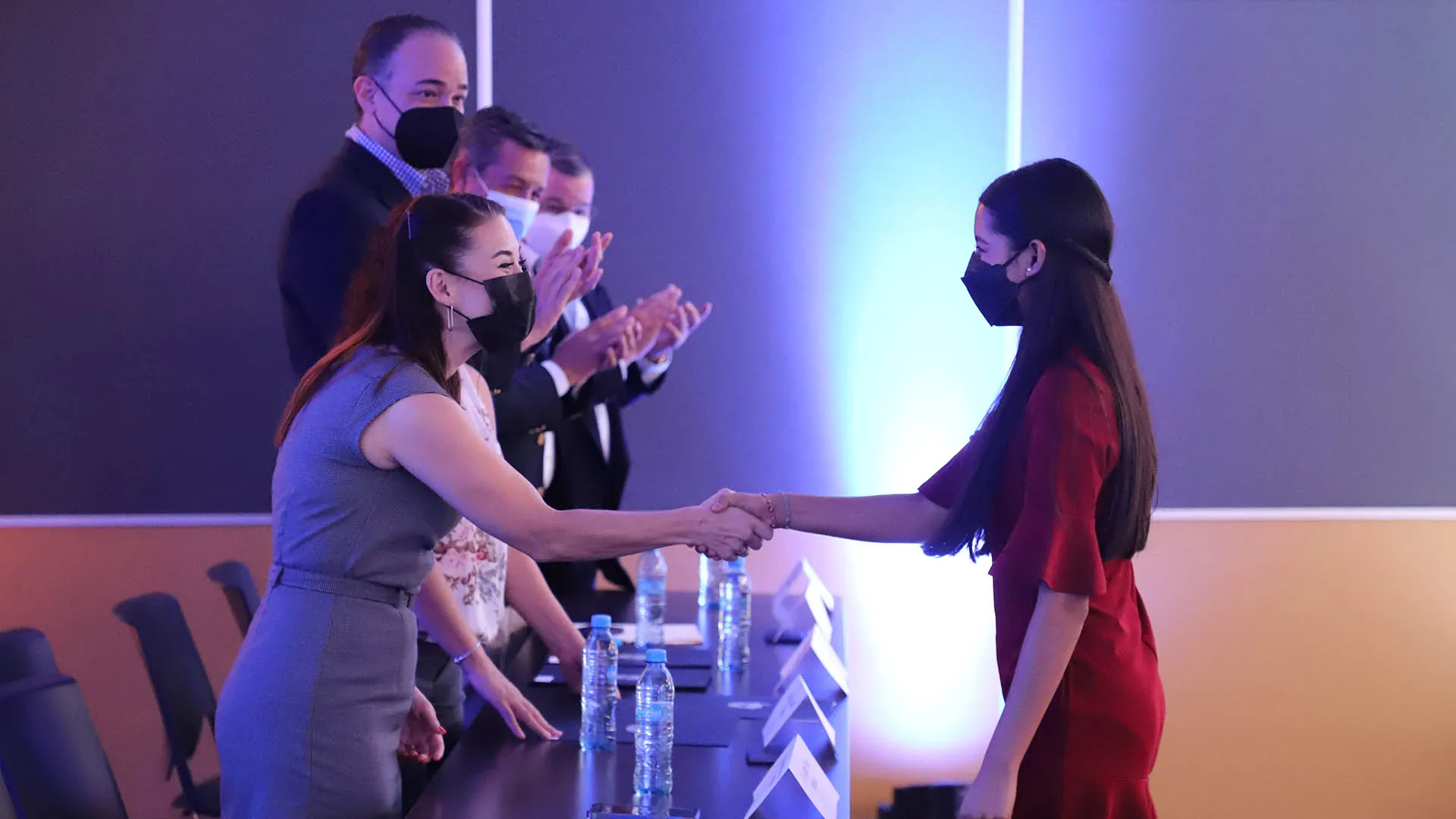 Laguneros obtienen beca del 100 en el Tec