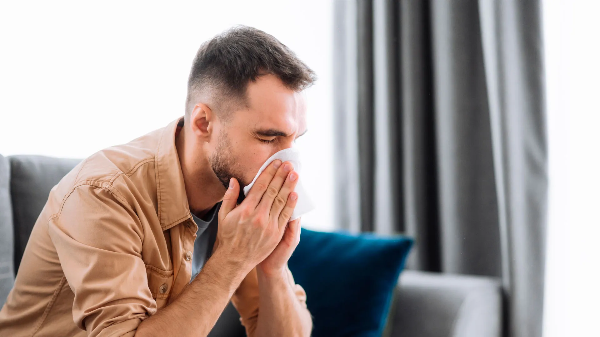 Los síntomas de COVID-19 podrían llegar a presentarse entre 3 y 4 días después de una infección.