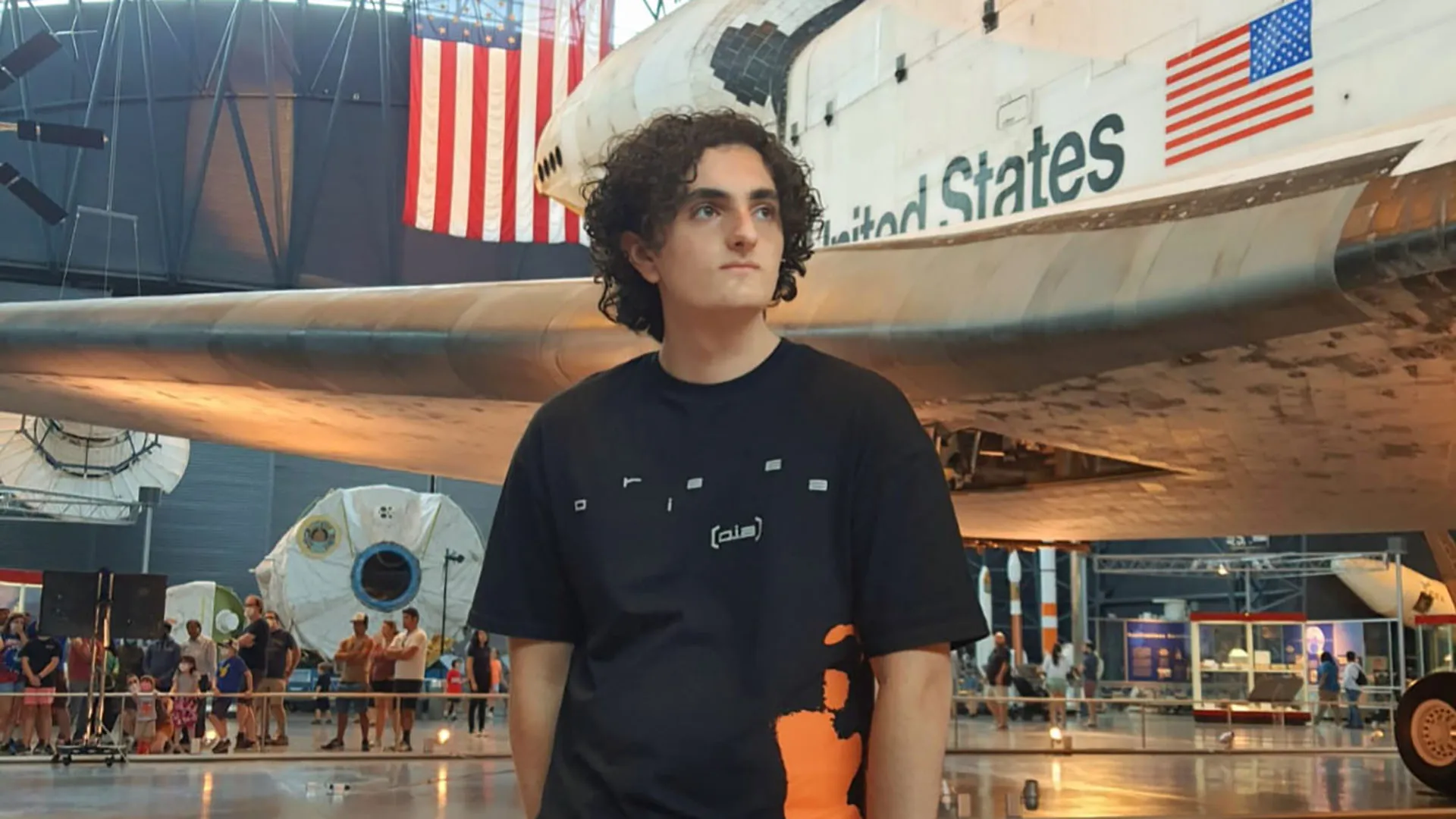 Alumno gana viaje para campamento aeroespacial